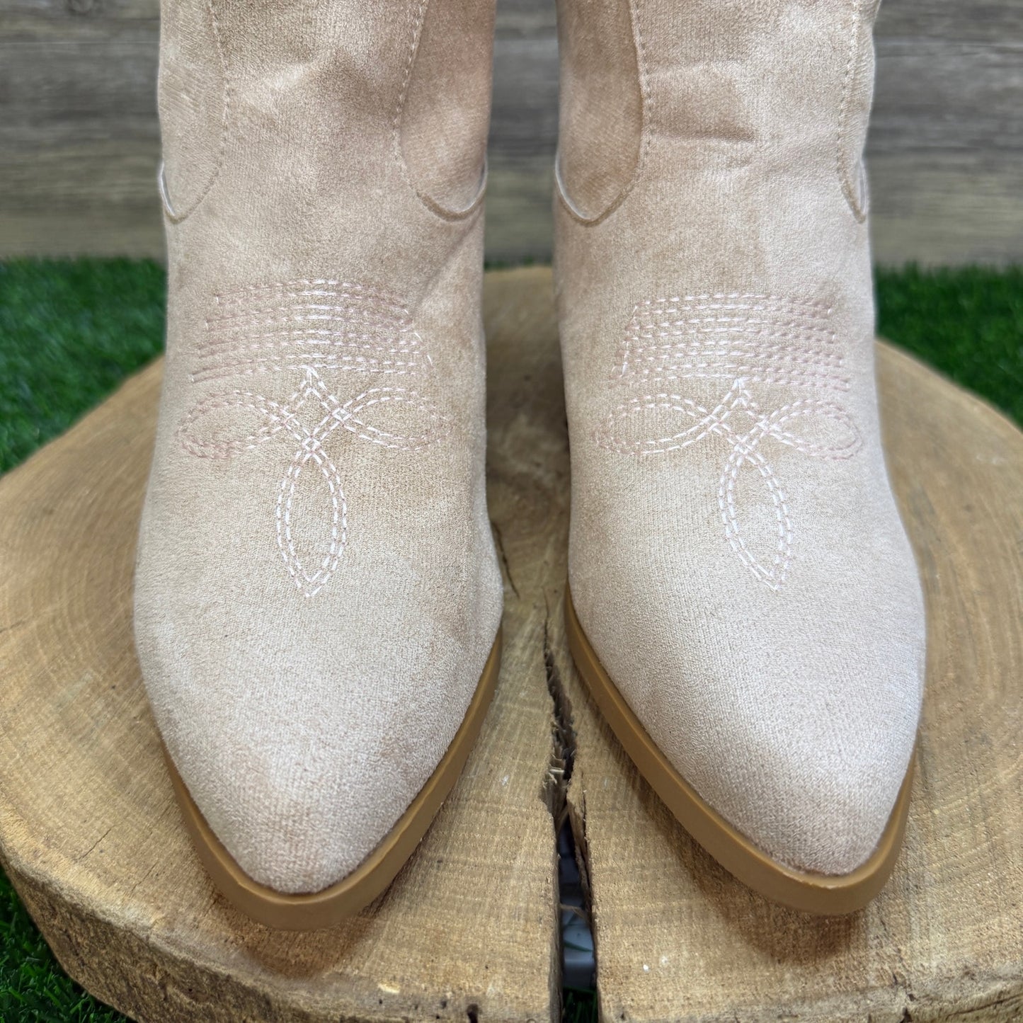 Unknown Women - Size 8 - Bone Flame Faux Suede Boots