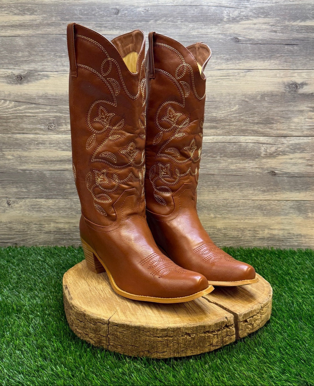 Unknown Men - Size 12 - Tan Faux Leather Snip Toe Cowboy Boots
