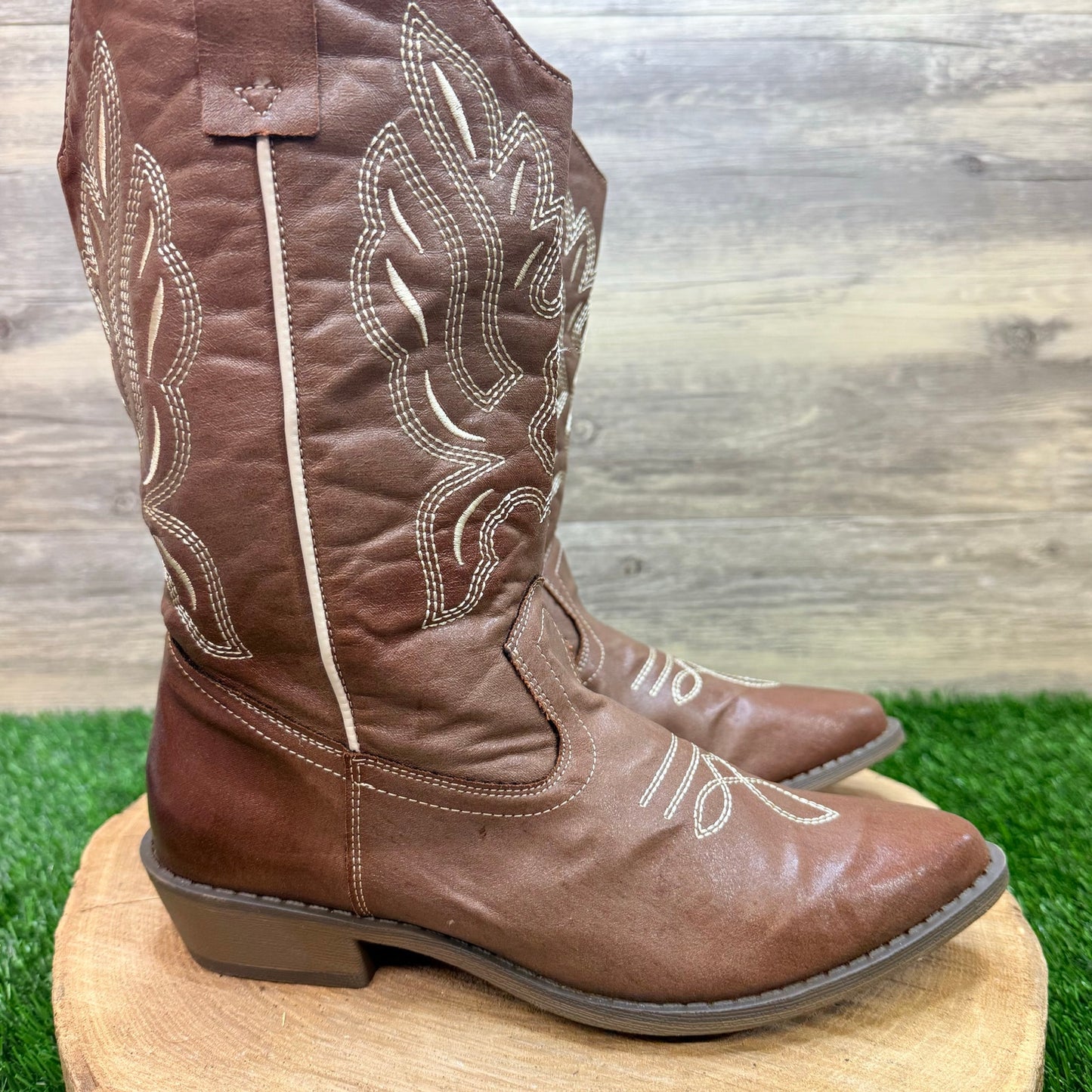 Unknown Women - Size 7.5 - Brown Faux Leather Cowboy Boots
