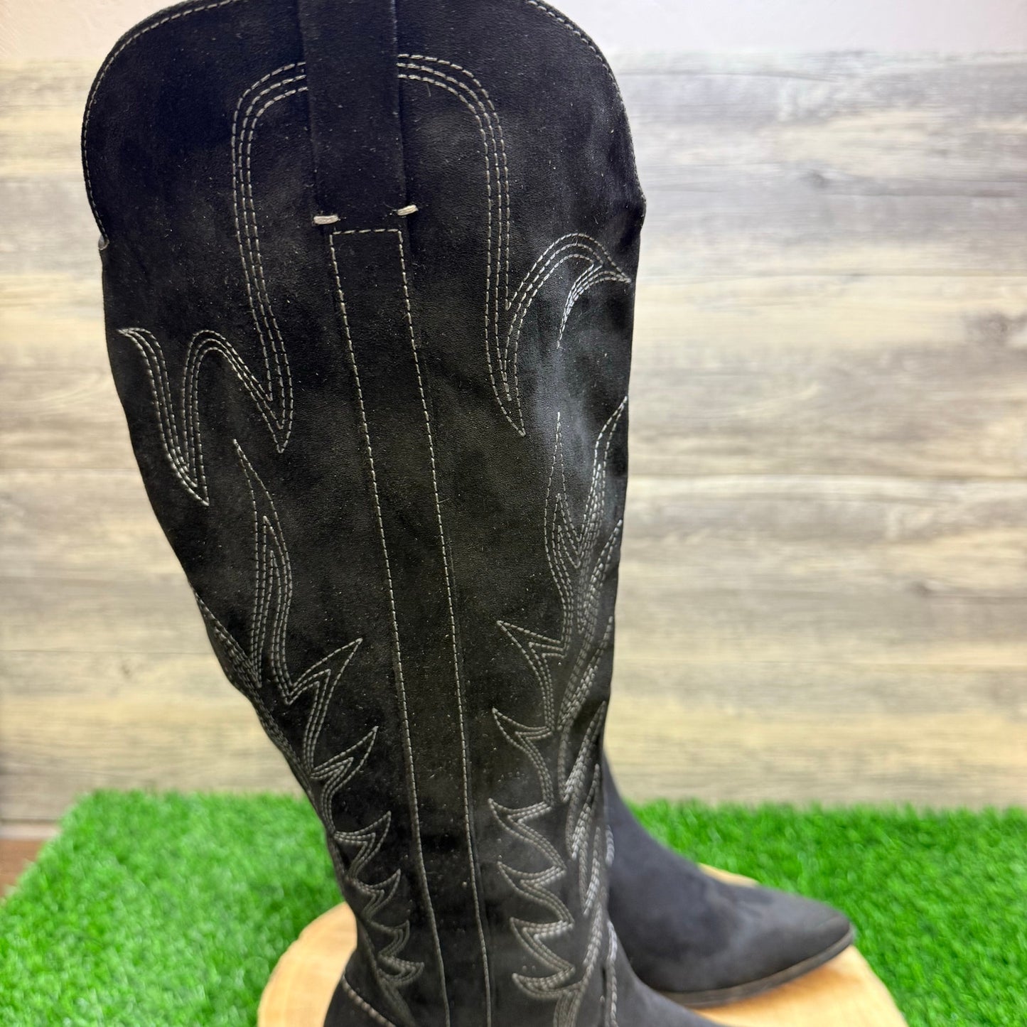 Universal Thread Women - Size 8W - Black Tall Zipper Faux Boots