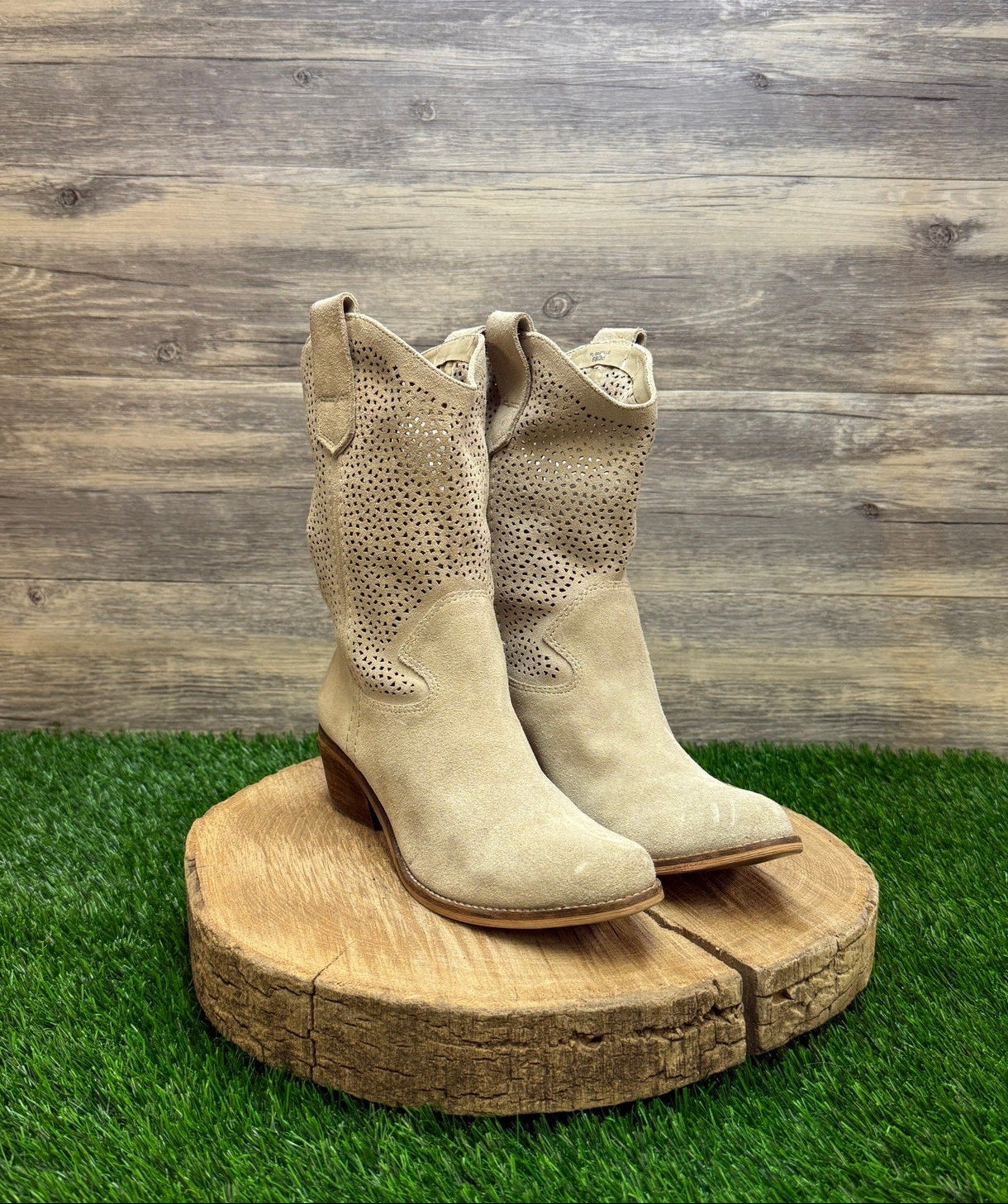 BCB Generation Women - Size 6B - Beige Suede Cutout Boots Style Bastille