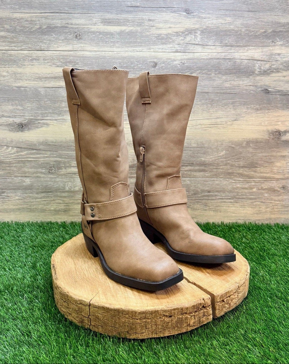 Time and Tru Women - Size 6 - Tan Faux Leather Moto Western Cowboy Boots 56491