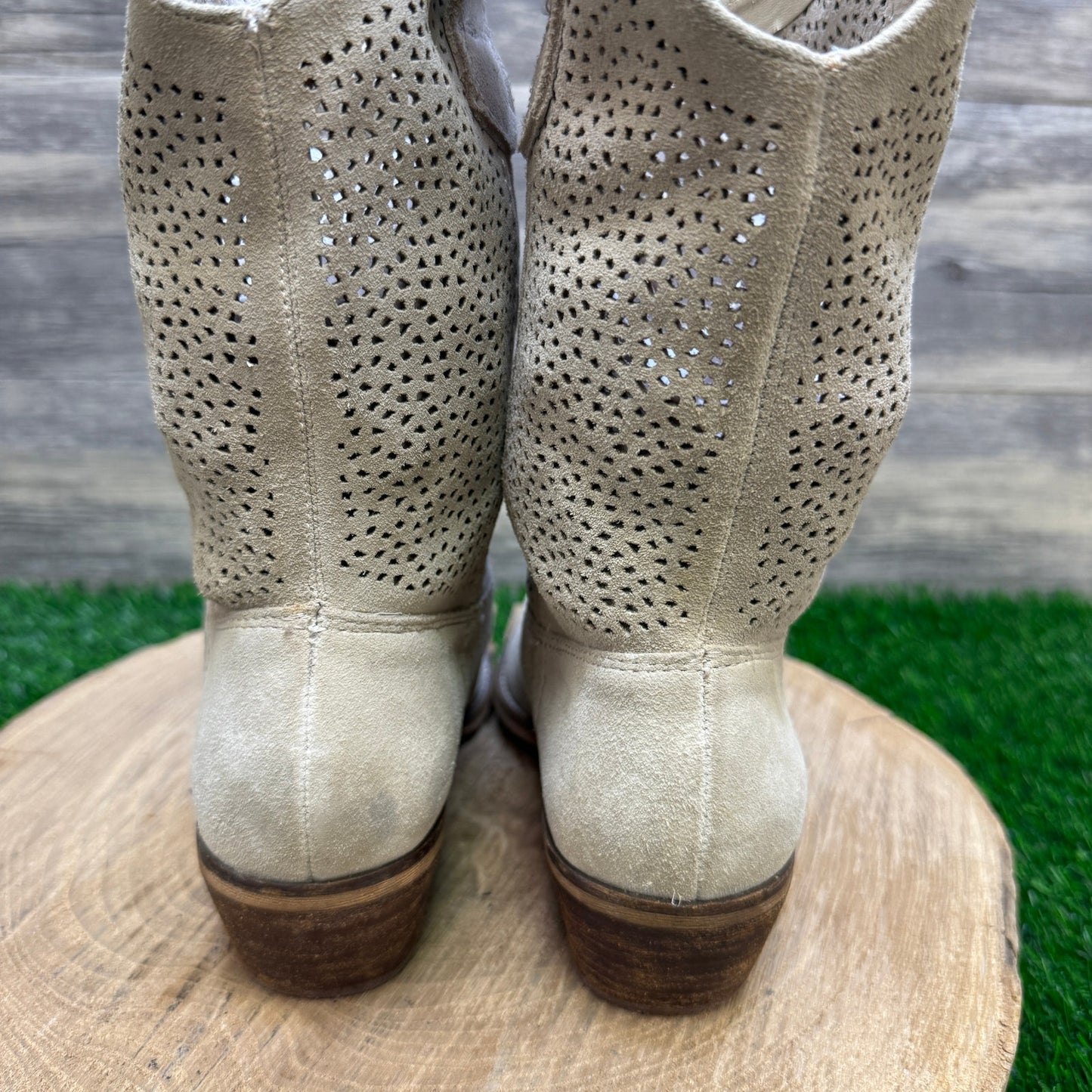 BCB Generation Women - Size 6B - Beige Suede Cutout Boots Style Bastille