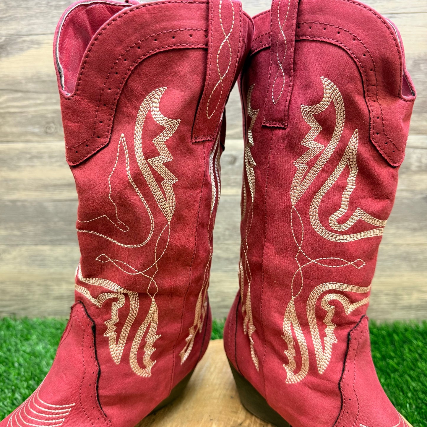True Craft Women - Size 8M - Soft Faux Leather Cowboy Boots Tammi
