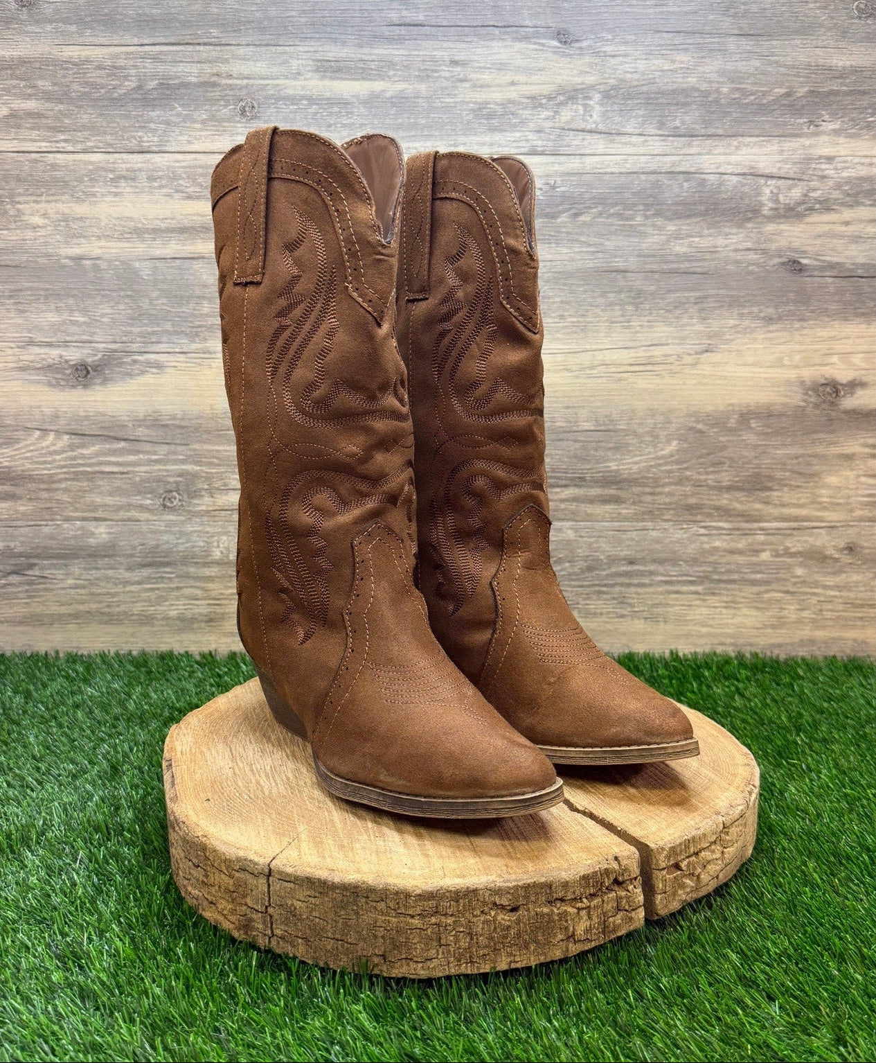 Magellan Outdoors Women - Size 8.5M - Brown Soft Faux Leather Boots Style 167158