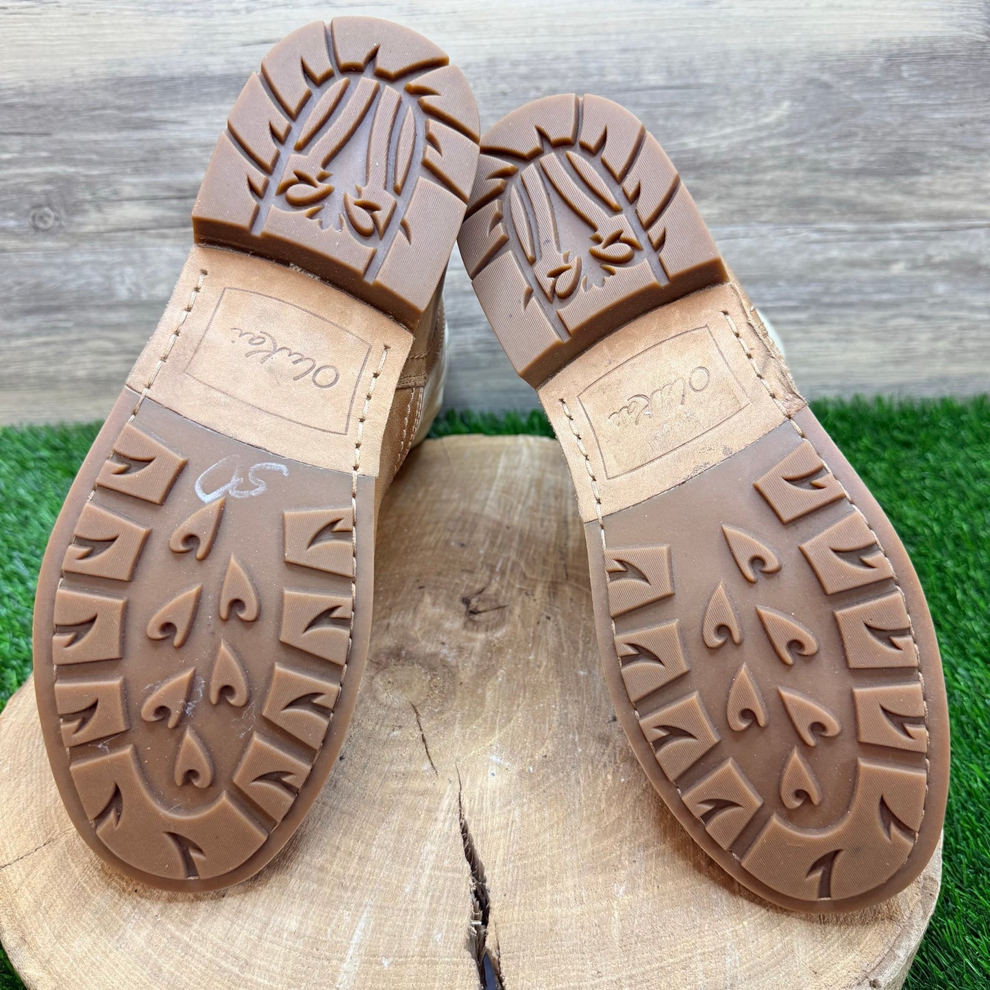 Olukai Women - Size 9.5 - Tan / Cream Haleakala Canvas Boots 01798