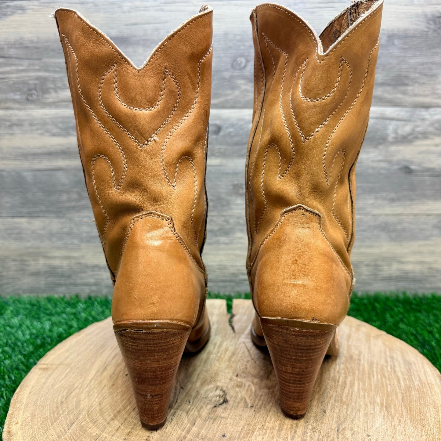Montgomery Ward Women - Size 7 - Vintage Tan Heeled Boots 4002