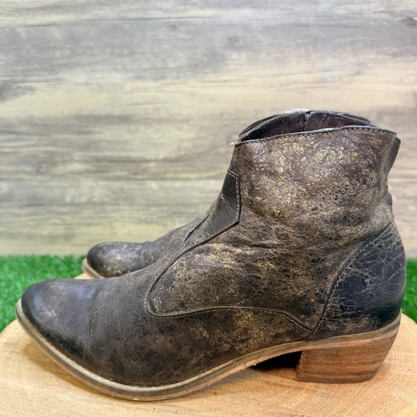 Diba True Women - Size 9 - Distressed Brown Ankle Zipper Boots