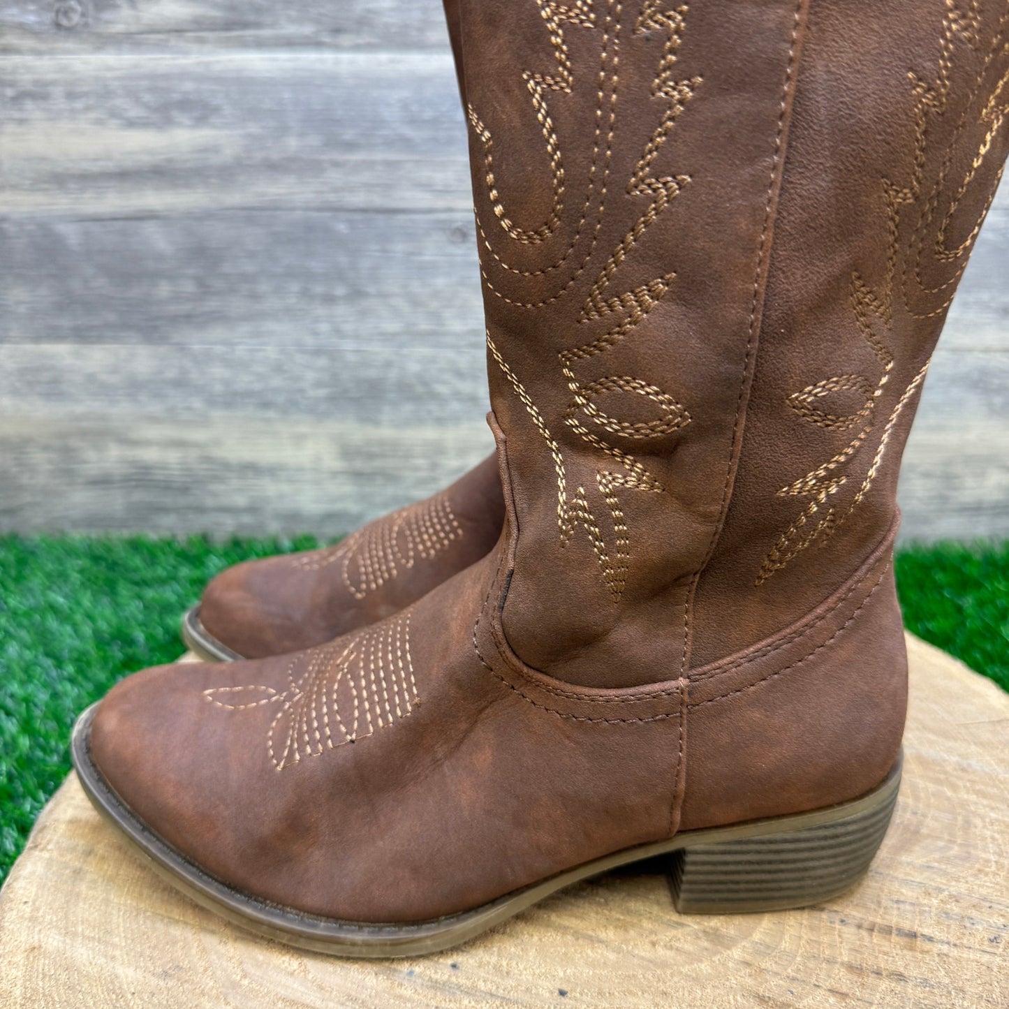 Shelby Youth - Size 2 - Brown Faux Leather Boots Style 701529