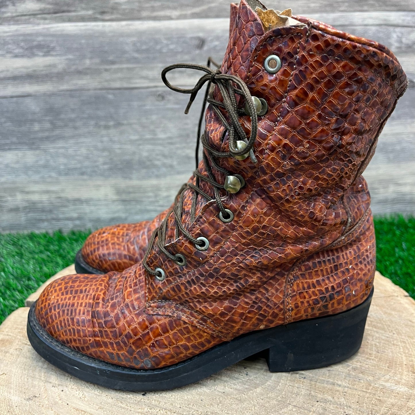 Dingo Women - Size 6.5M - Vintage Brown Animal Print Lace Up Boots Style 2305