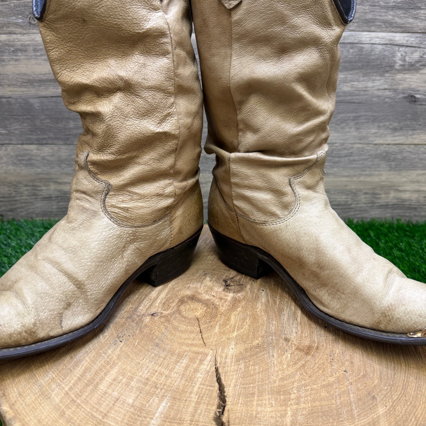 Dingo Women - Size 7.5M - Sand Slouch Toe Plate Cowboy Boots Style 3977