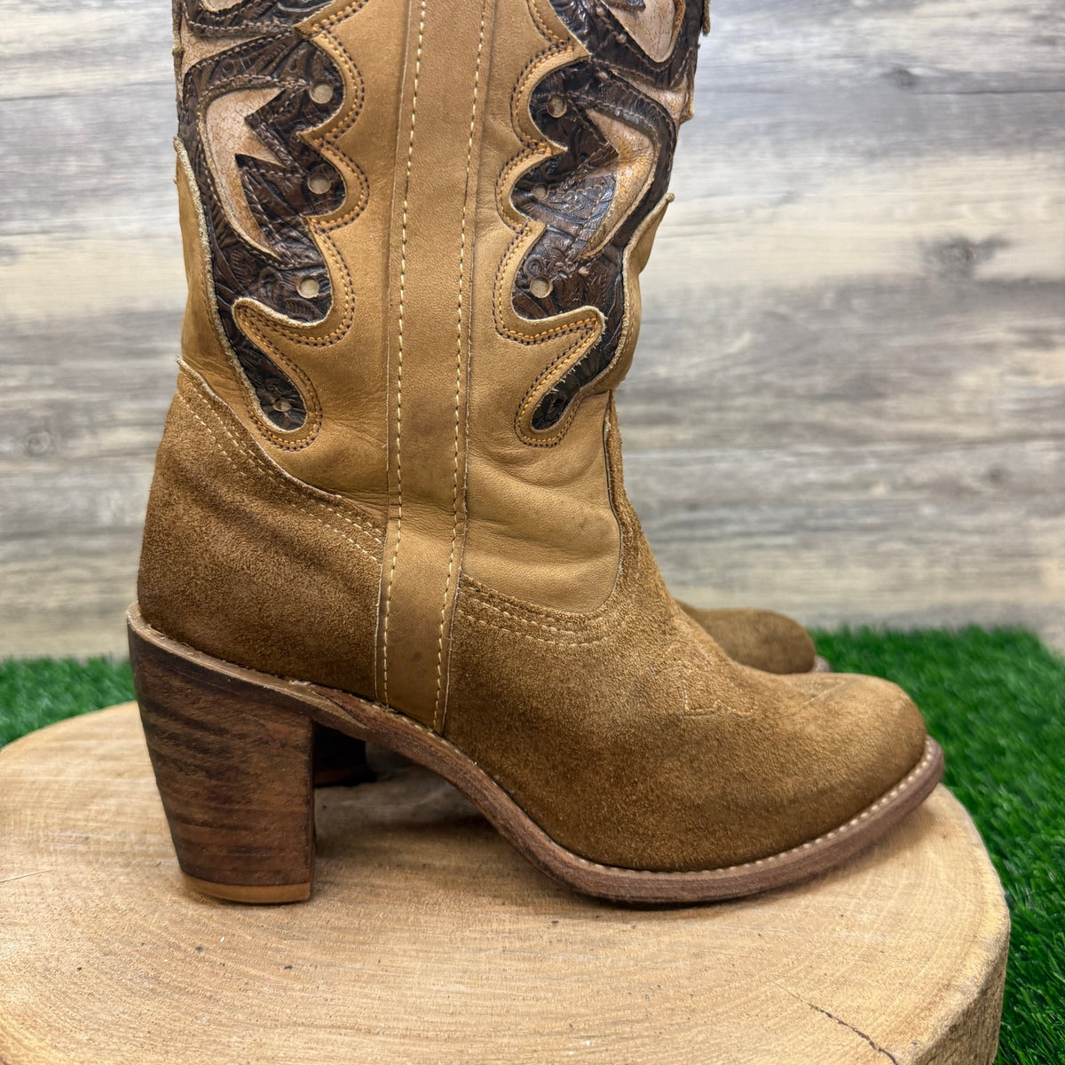 Miss Capezio Women - Size 7.5M - Vintage Tan Suede Butterfly Cowboy Boots L486