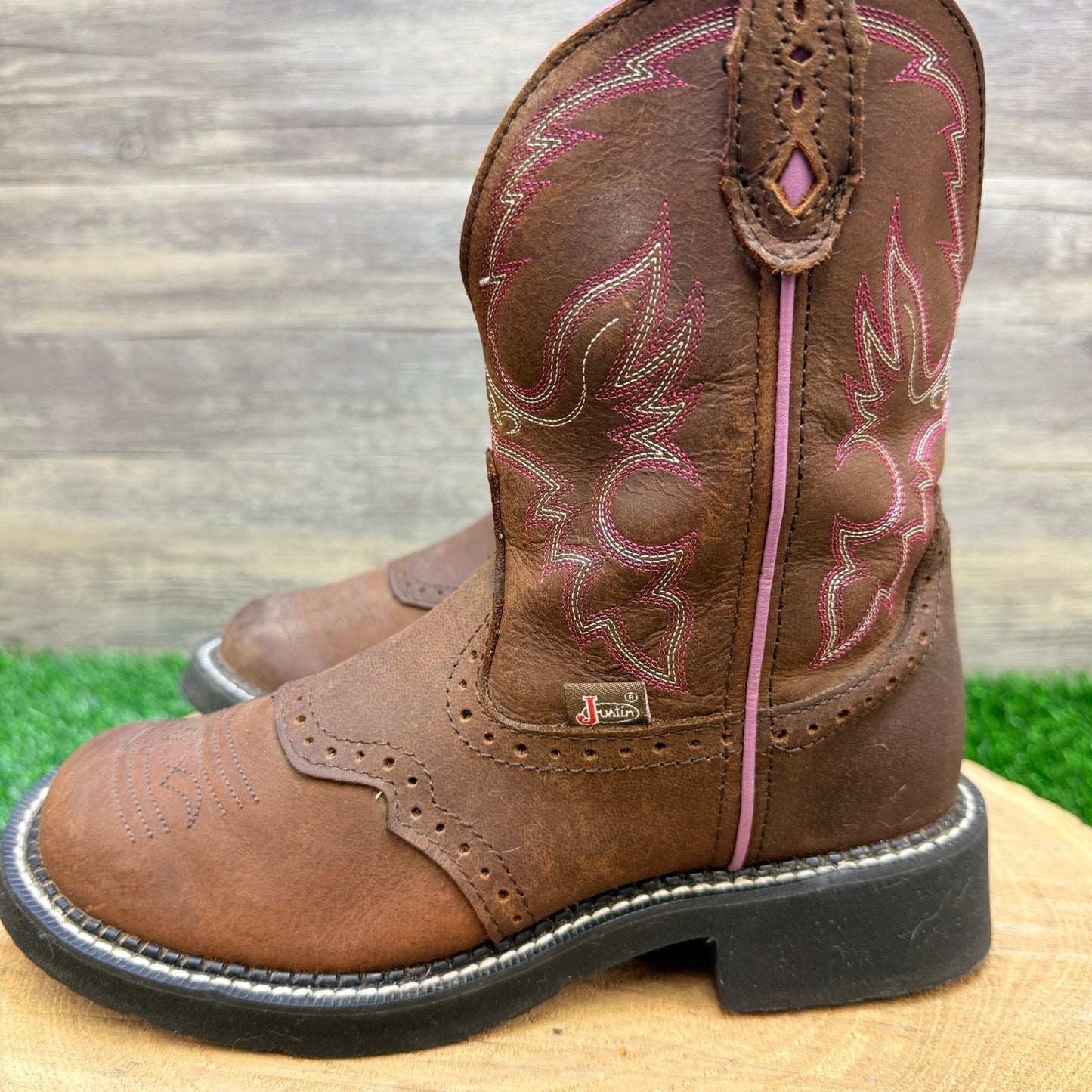 Justin Women - Size 6.5B - Brown / Pink Gypsy Round Toe Cowboy Boots L9903