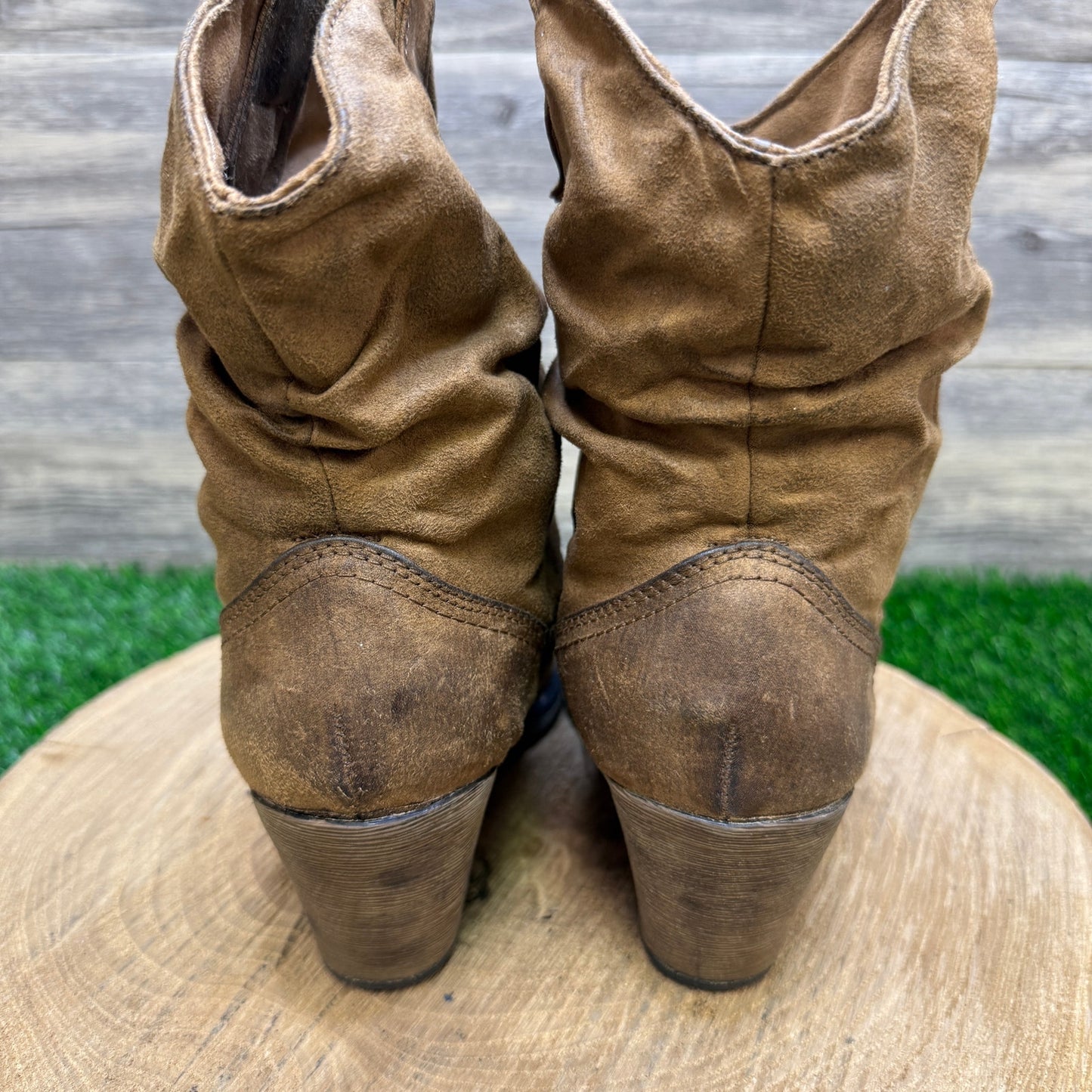 Rocket Dog Women - Size 7 - Brown Soft Faux Leather Boots Style C193