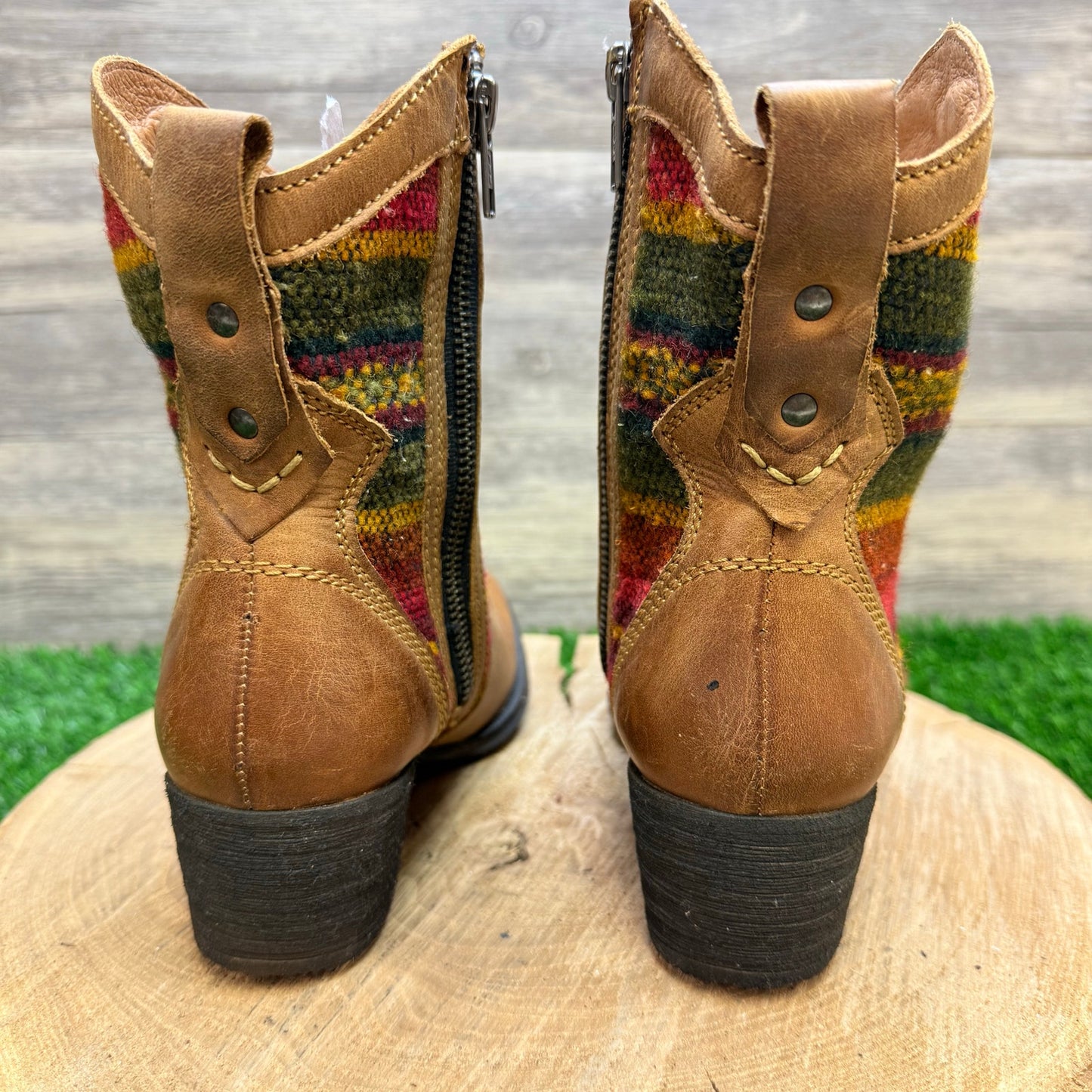 Born Women - Size 6.5 - Tan Tapestry Ankle Zipper Boots MOE3