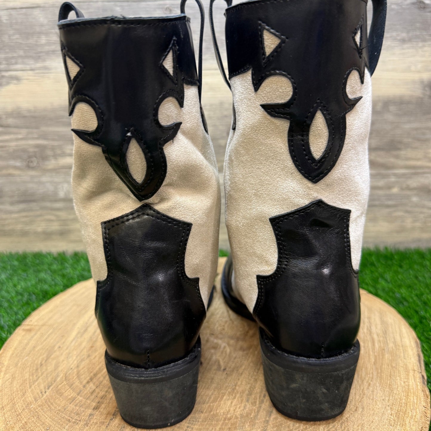 Unknown Women - Size 6 - Black/White Flame Faux Leather Western Cowboy Boots