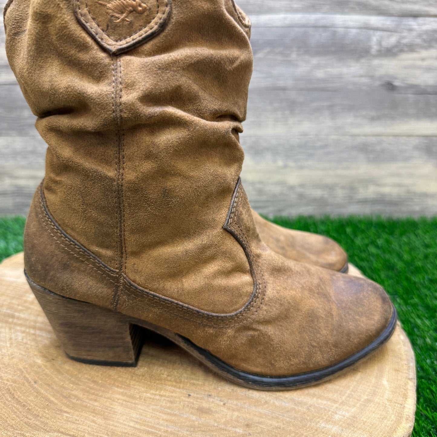 Rocket Dog Women - Size 7 - Brown Soft Faux Leather Boots Style C193