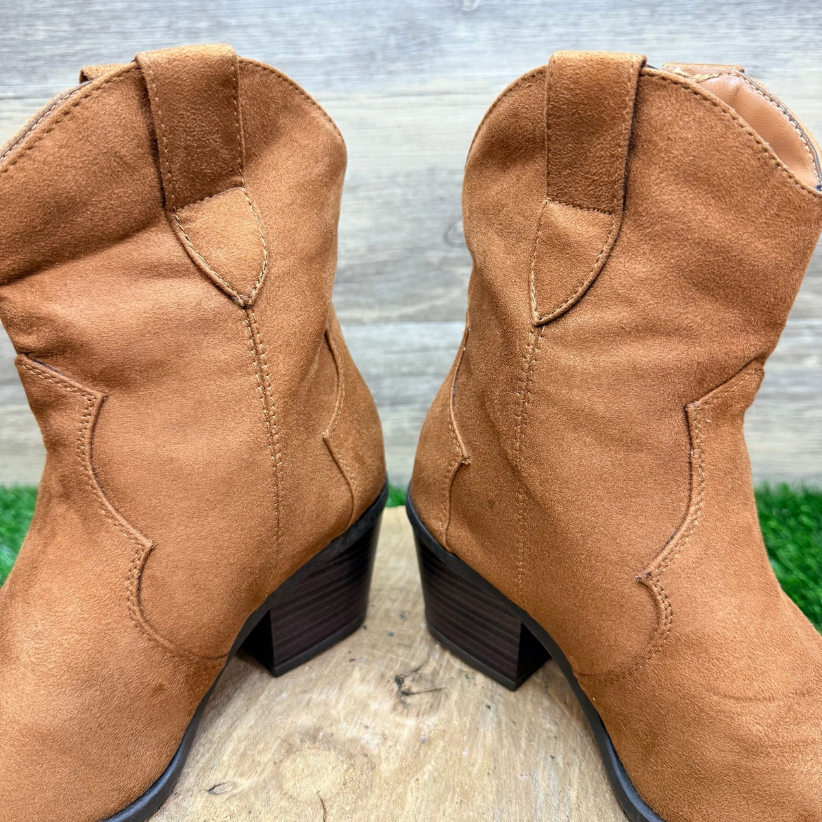 Tru Comfort Foam Women - Size 6 - Tan Short Faux Suede Ankle Boots