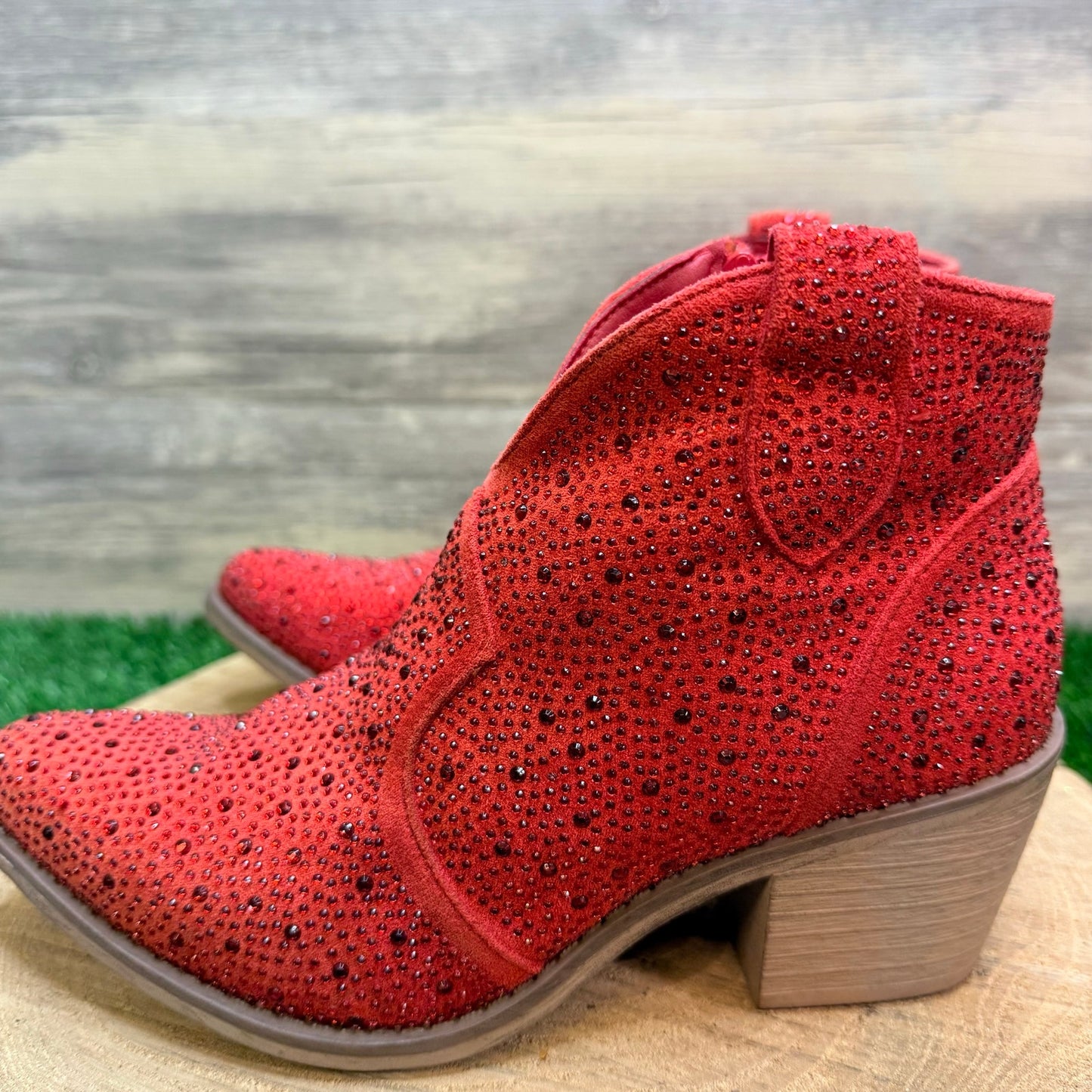 Pierre Dumas Women - Size 7 - Red Studded Faux Leather Leather Ankle Boots
