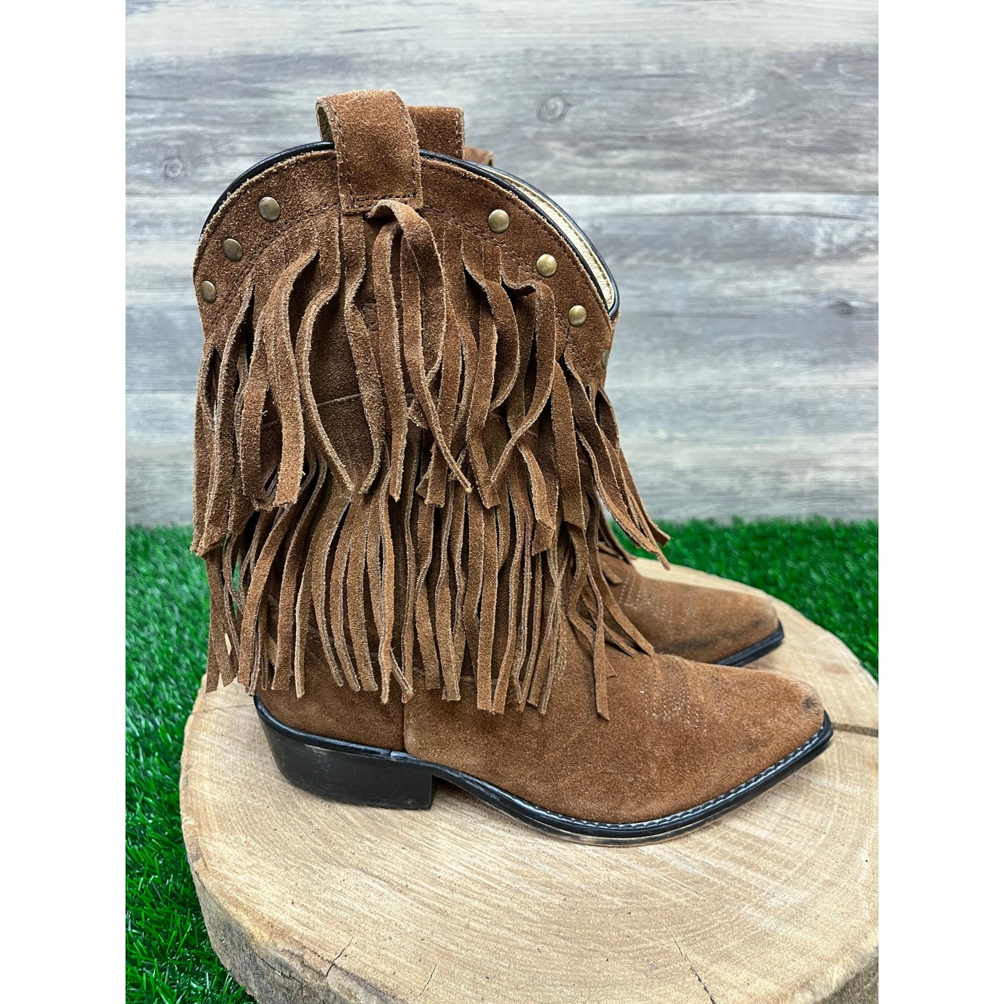 Shyanne Youth - Size 2D - Tan Suede Fringe Snip Toe Cowboy Boots Style 43514C