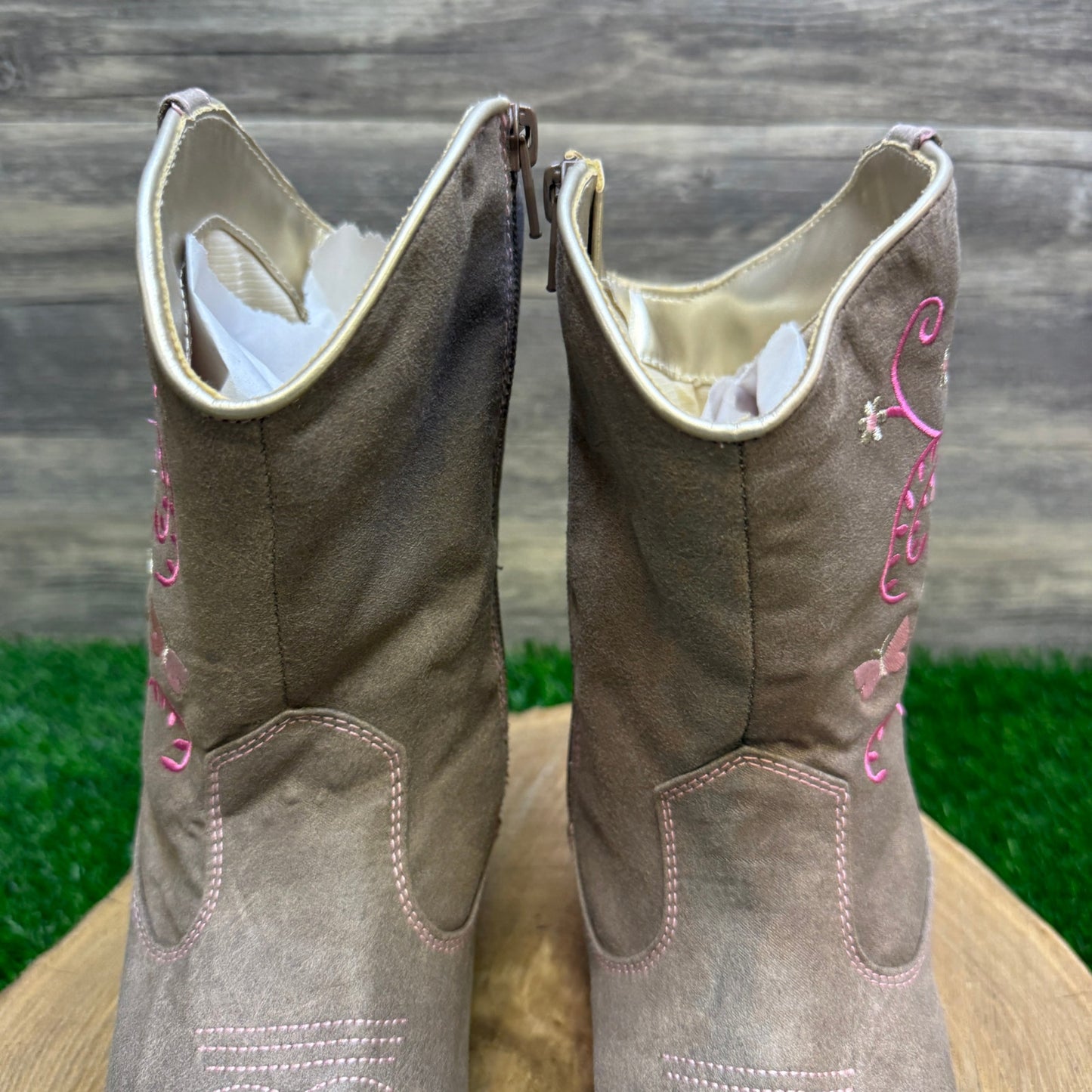 Magellan Youth - Size 5D - Beige/Pink Faux Leather Zipper Boots Style 172984