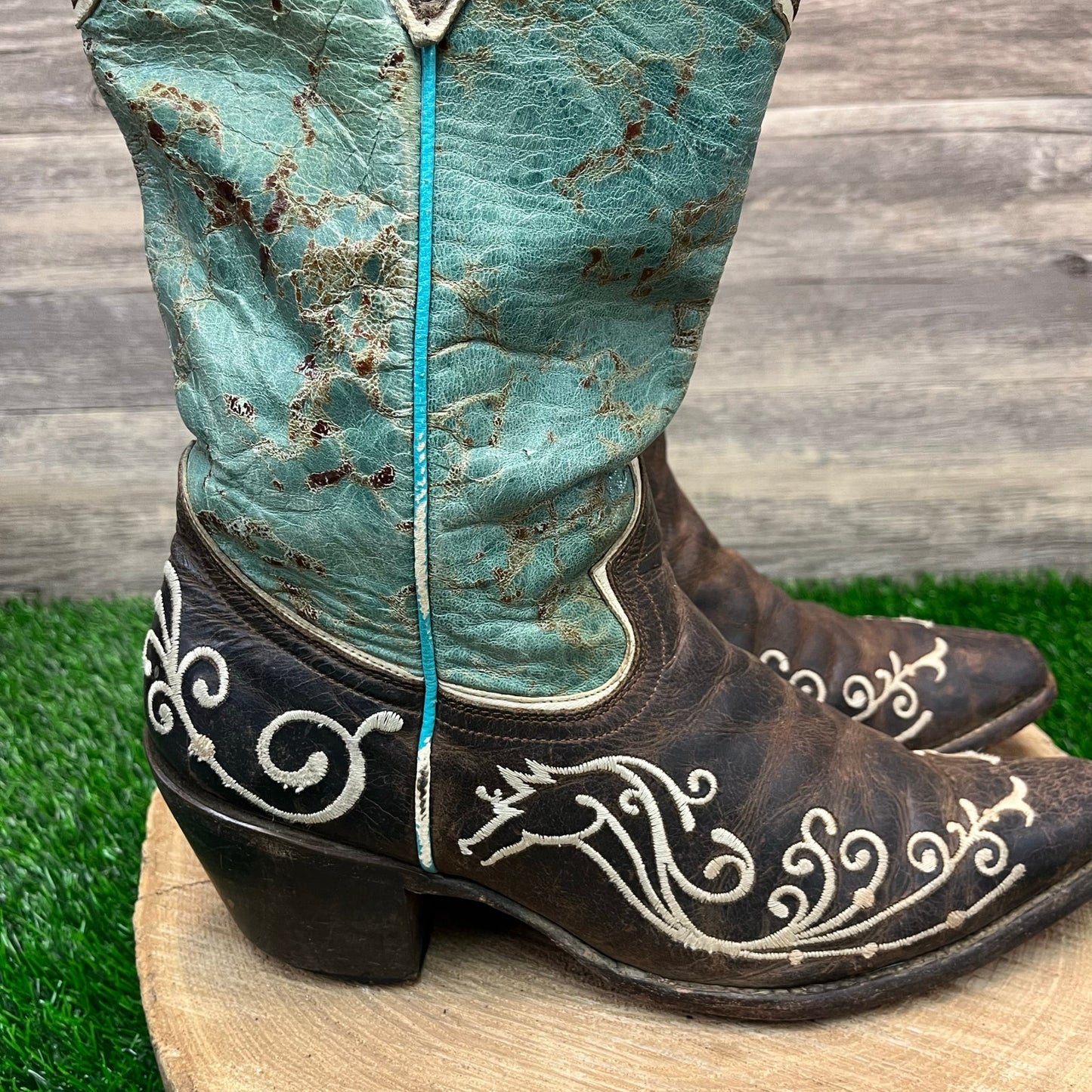 Sterling River Women - Size 11B - Distressed Brown/turquoise Cowboy Boots 171