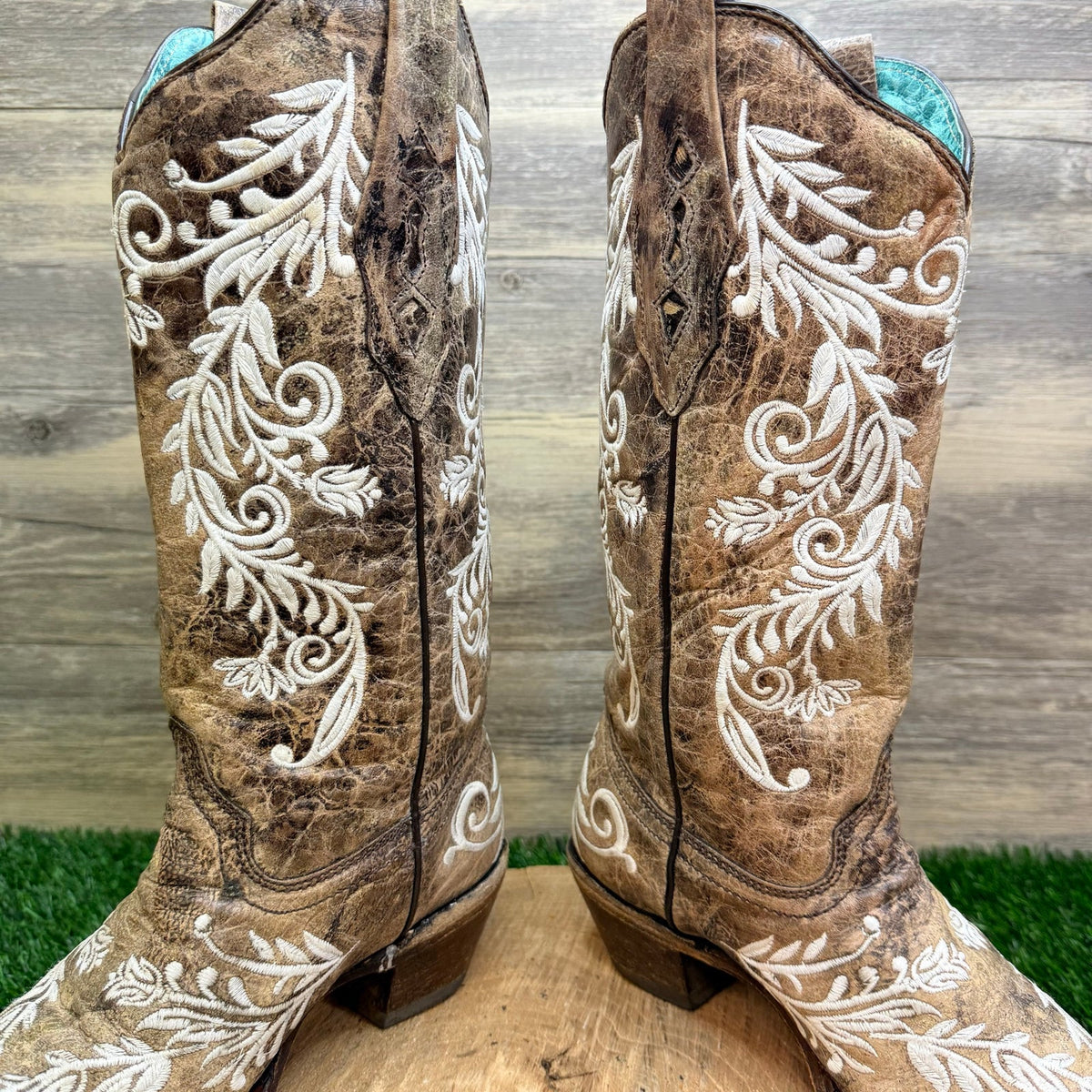 Corral Women - Size 7M - Brown / White Embroidery Cowboy Boots A3753
