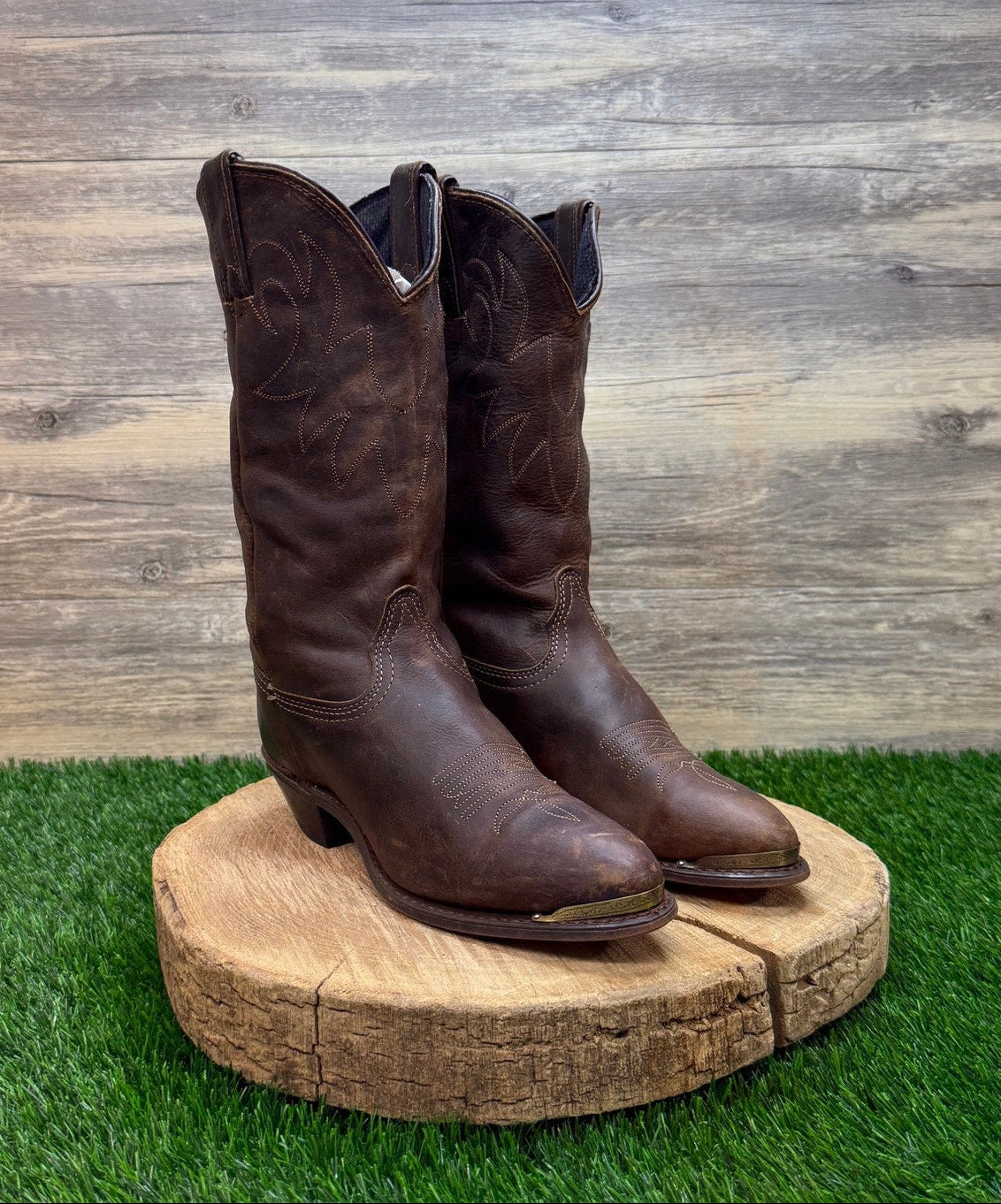 Durango Women - Size 7.5M - Chocolate Slouch Toe Plate Cowboy Boots 19070