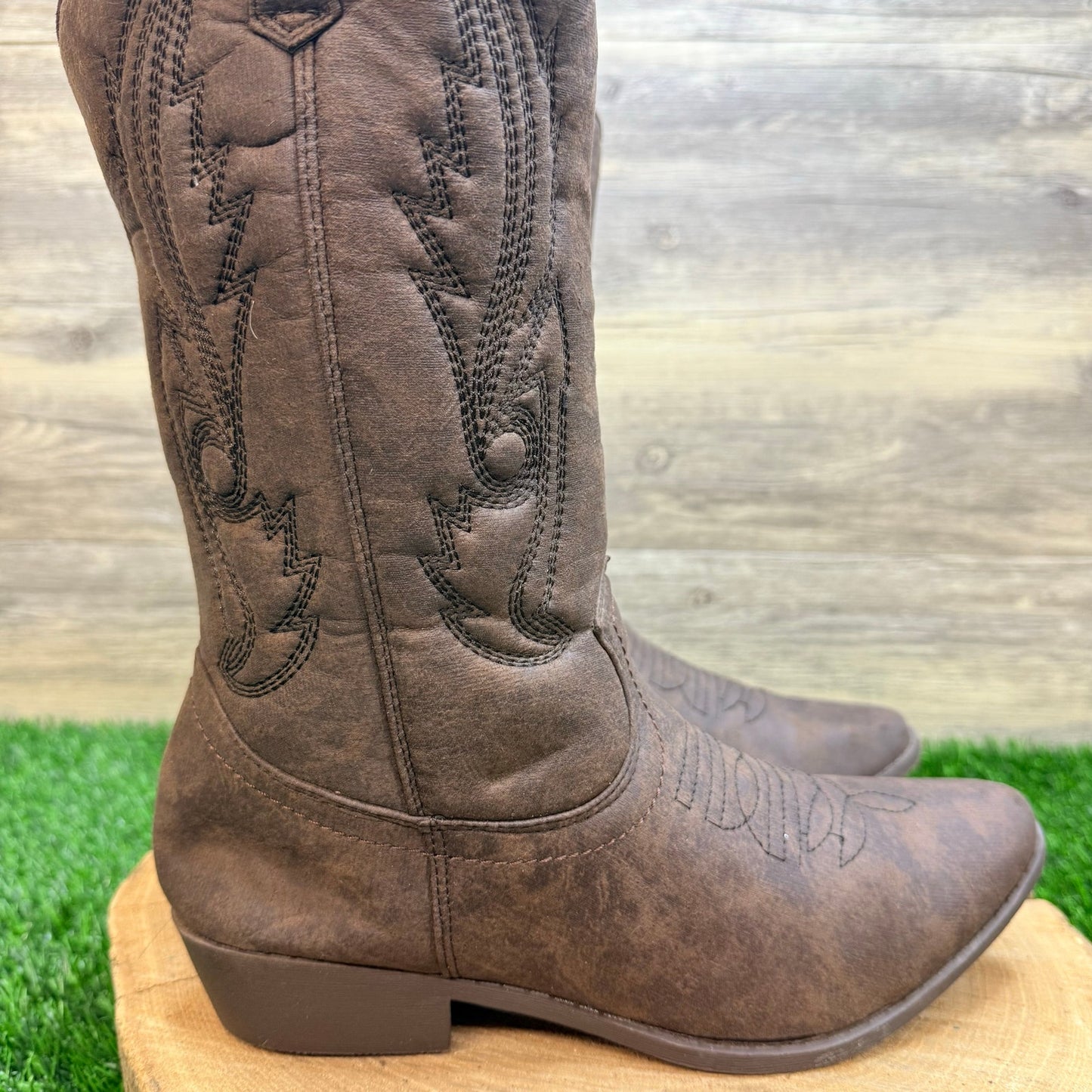 Unknown Women - Size 9 - Brown Faux Soft Leather Cowboy Boots 2222K