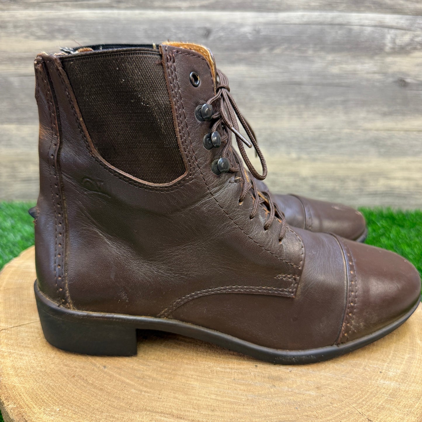 Ovation Women - Size 7.5 - Brown Lace Up Boots