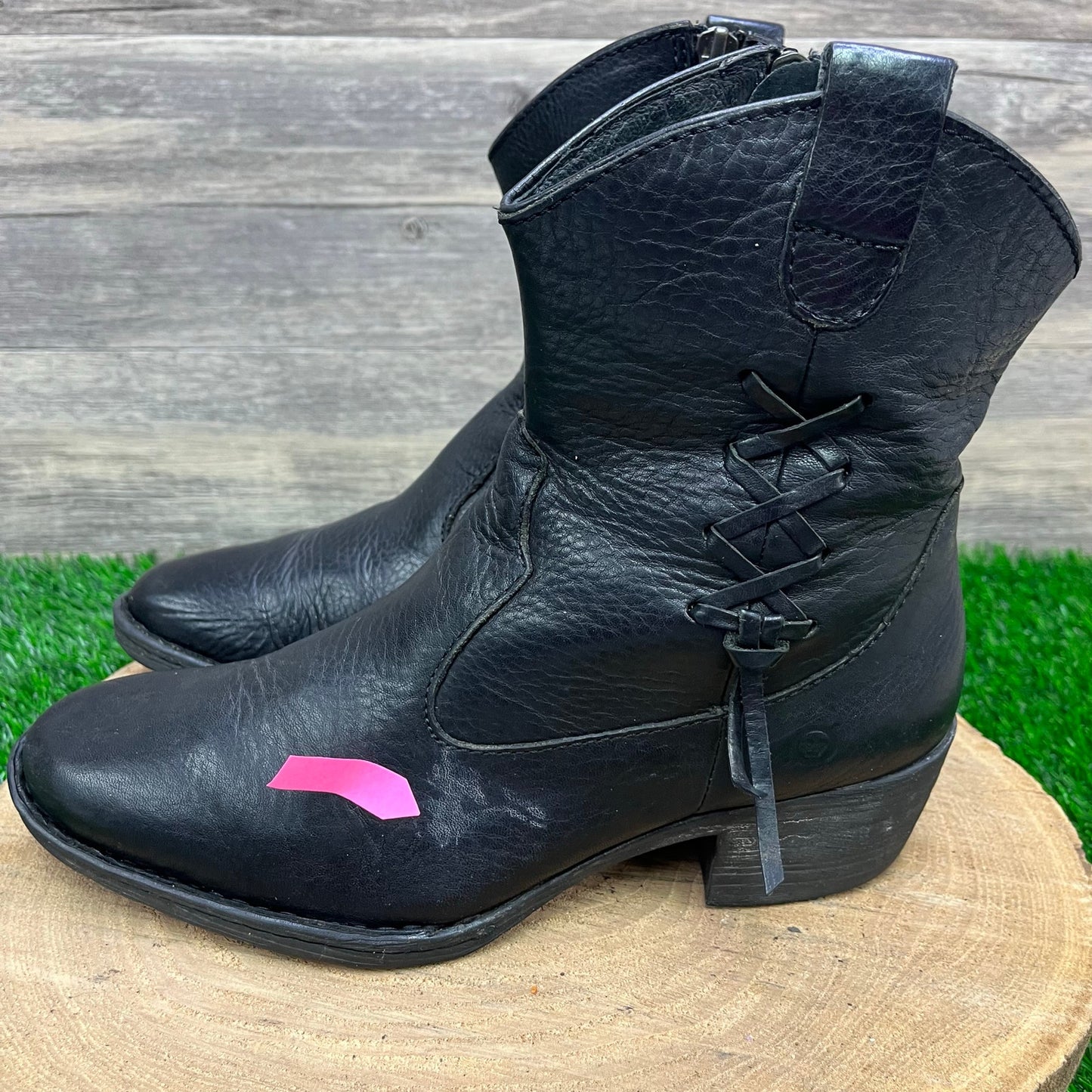 Born Women - Size 9 - Black Ankle Zipper Boots Style 32412