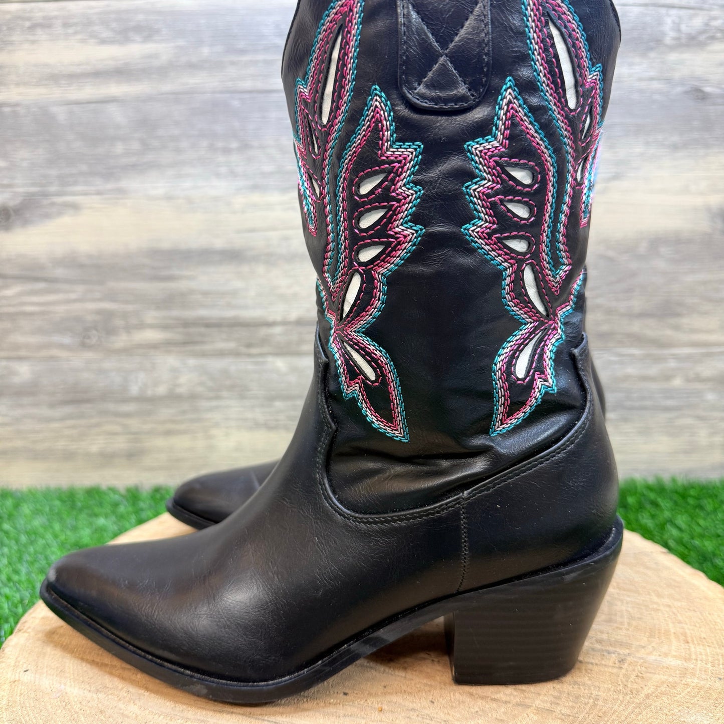Forever 21 Women - Size 6 - Black / Pink Faux Leather Cowboy Boots 01261818