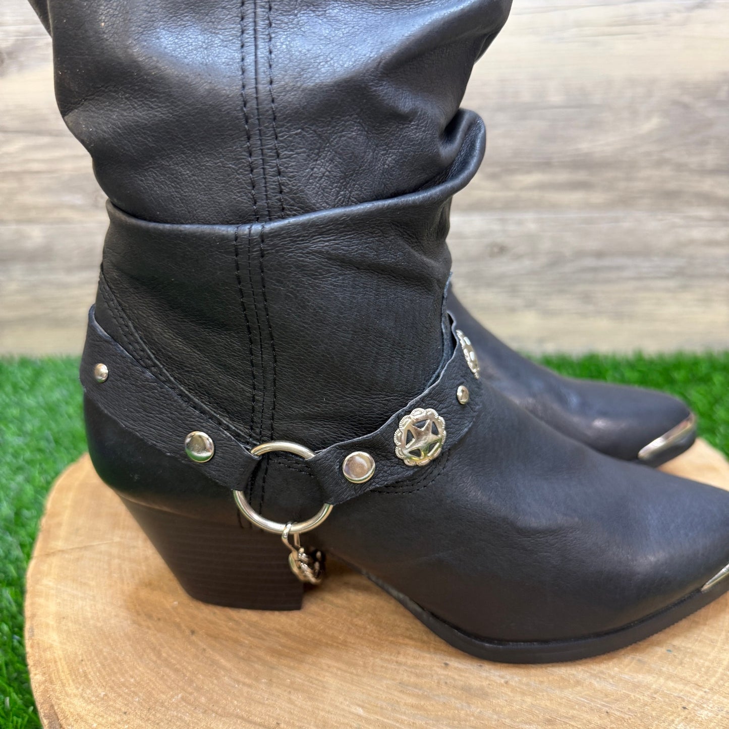 Dingo Women - Size 7.5M - Black Harness Ankle Cowboy Boots Style DI522