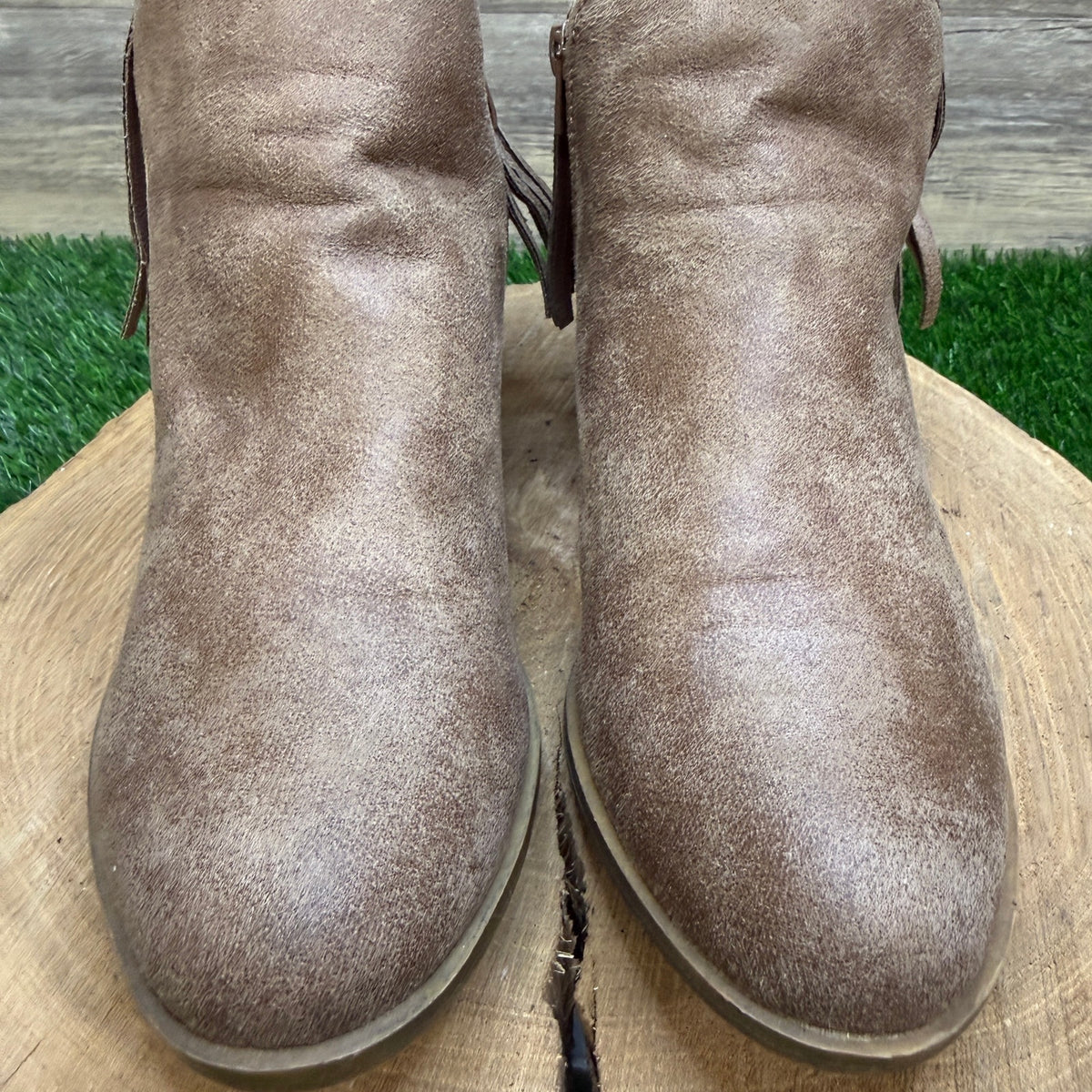 Sugar Women - Size 9.5M - Beige Faux Suede Fringe Ankle Zipper Boots