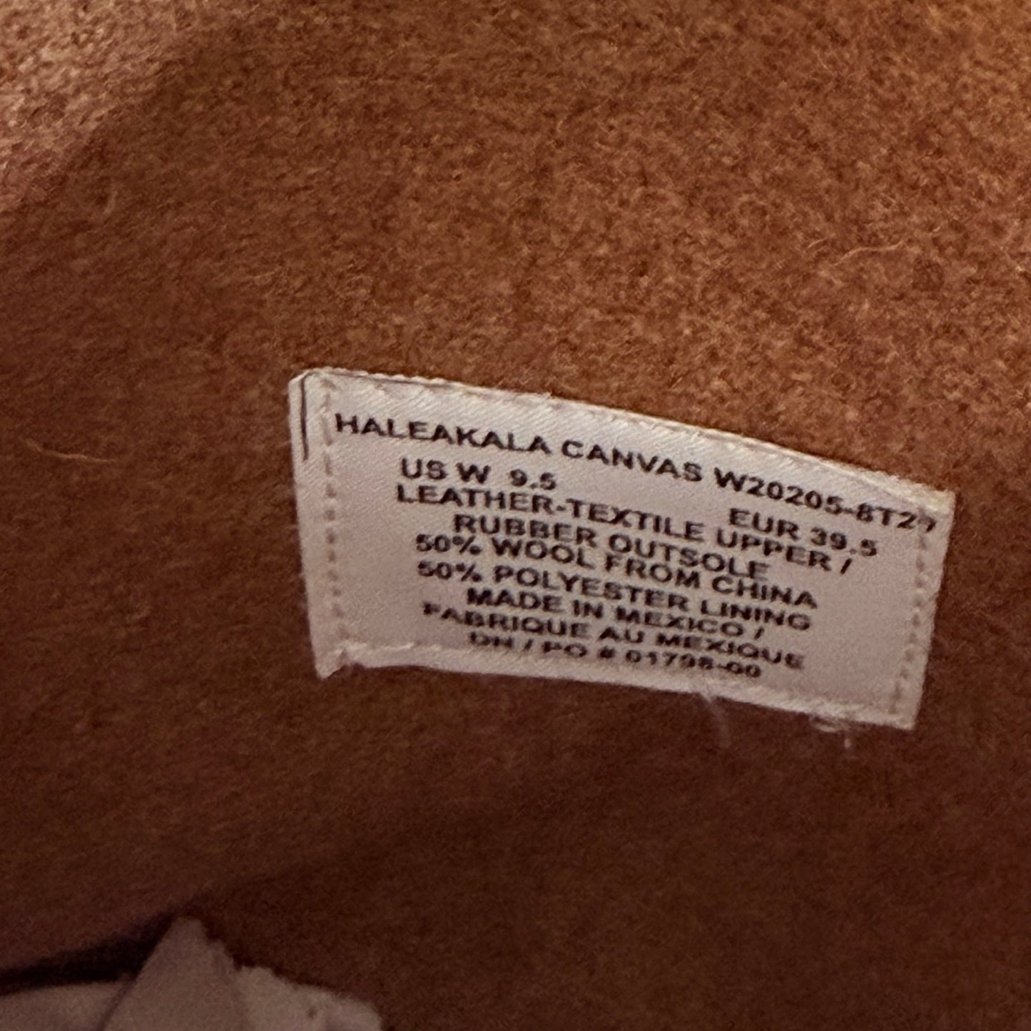 Olukai Women - Size 9.5 - Tan / Cream Haleakala Canvas Boots 01798