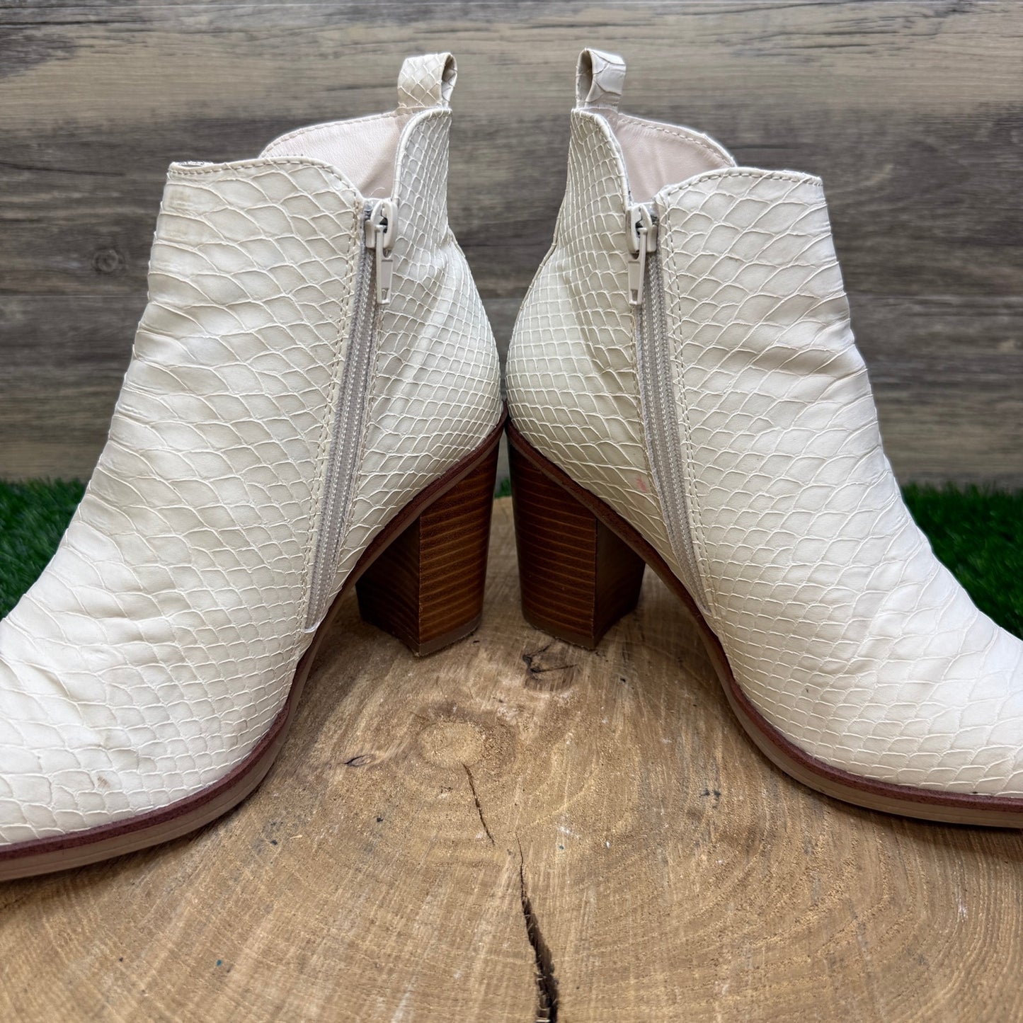 MIA Women - Size 7 - Off White Ankle Faux Leather Zipper Boots MH1385