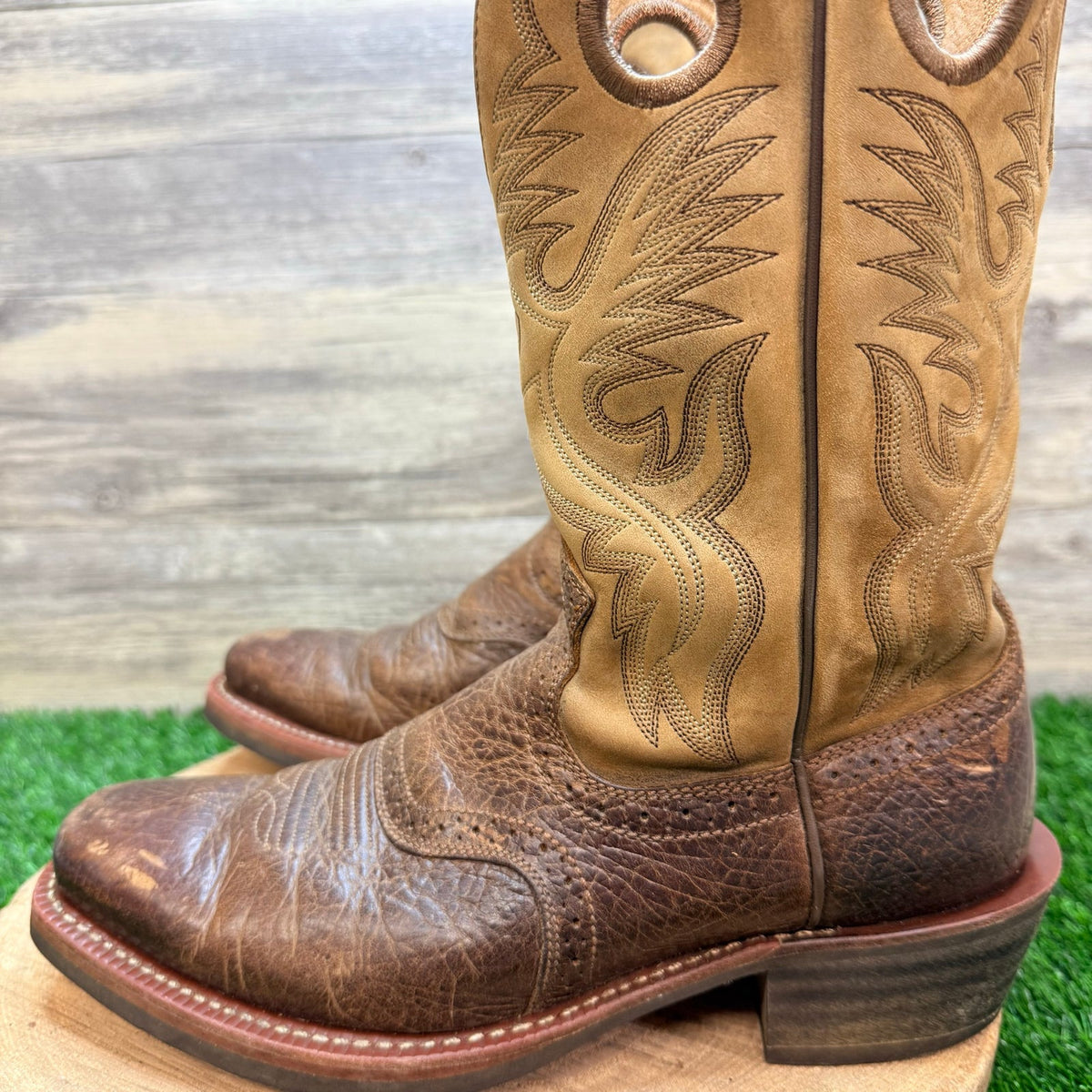 Ariat Men - Size 9D - Tan / Brown Square Toe Western Cowboy Boots 10002230