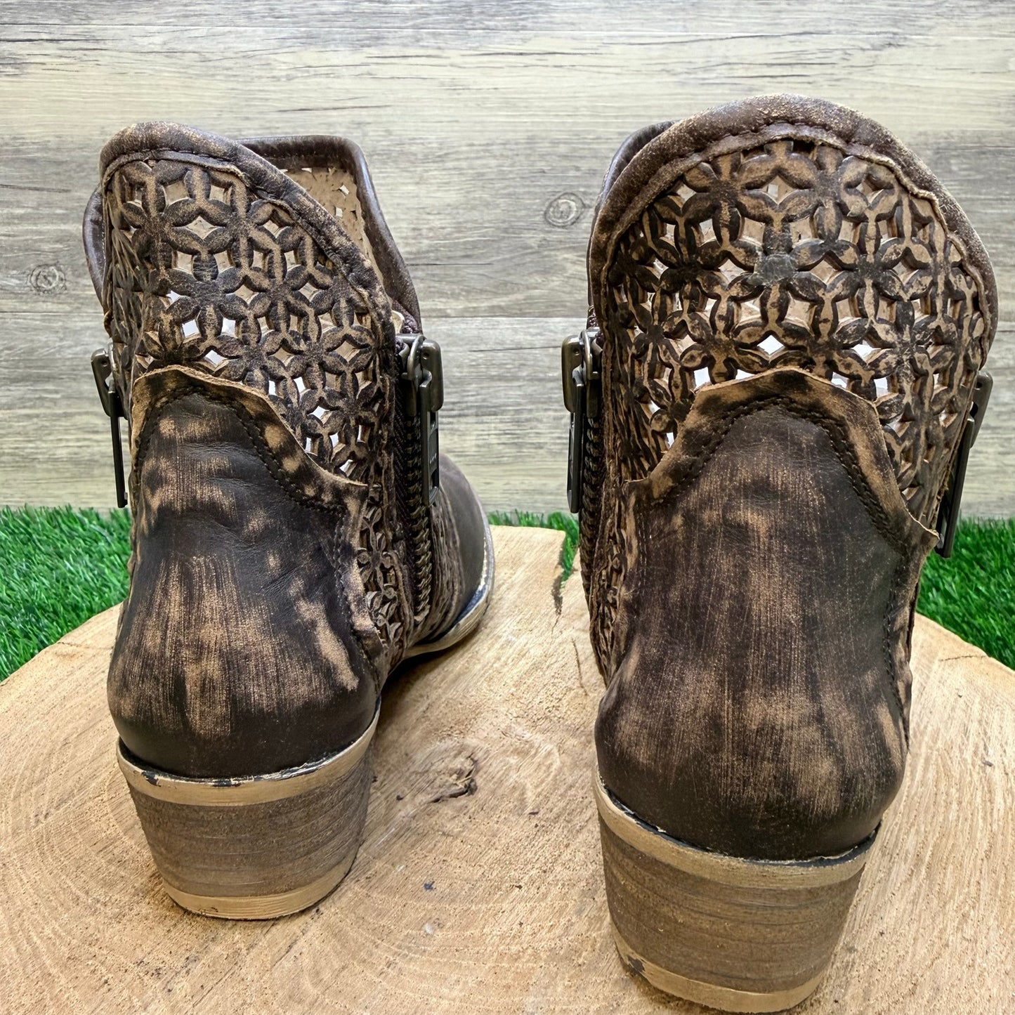 Circle G Women - Size 6.5 - Distressed Brown Cutout Ankle Boots Q5019