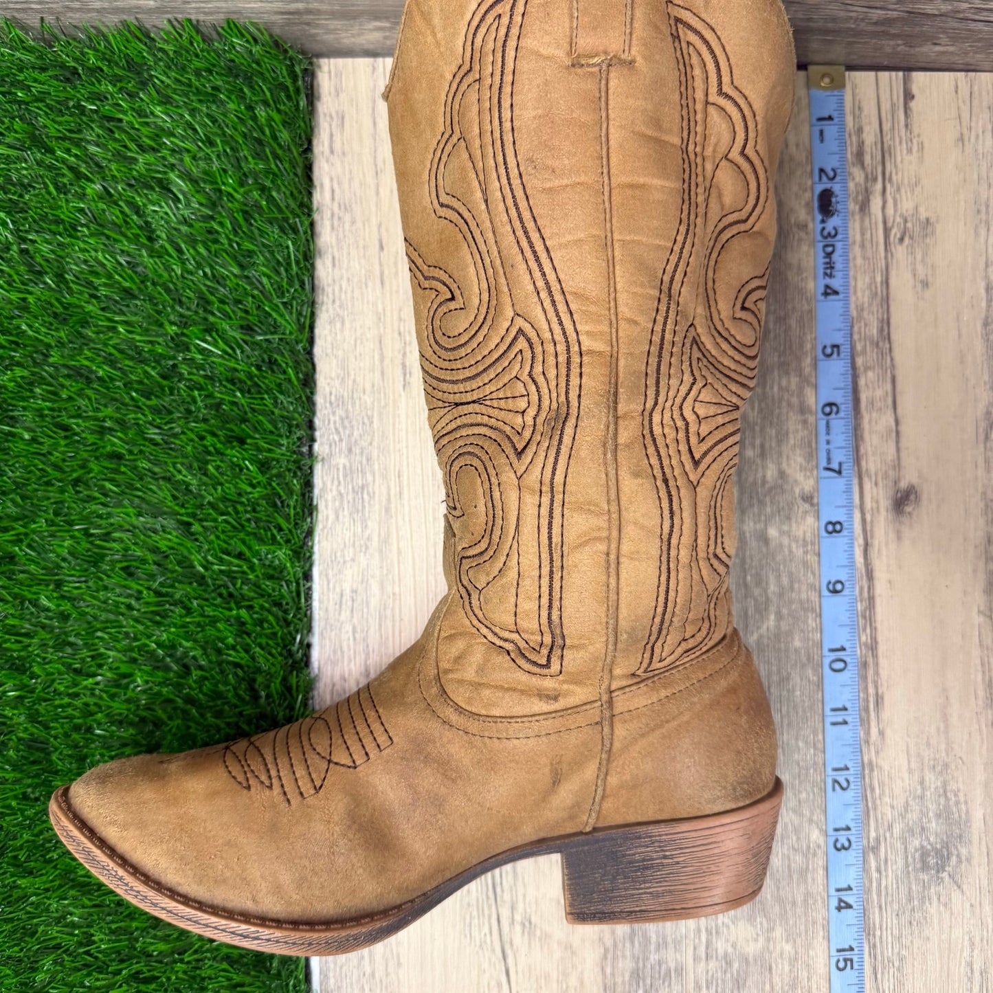 Coconuts Women - Size 8M - Tan Soft Faux Leather Cowboy Boots Legend