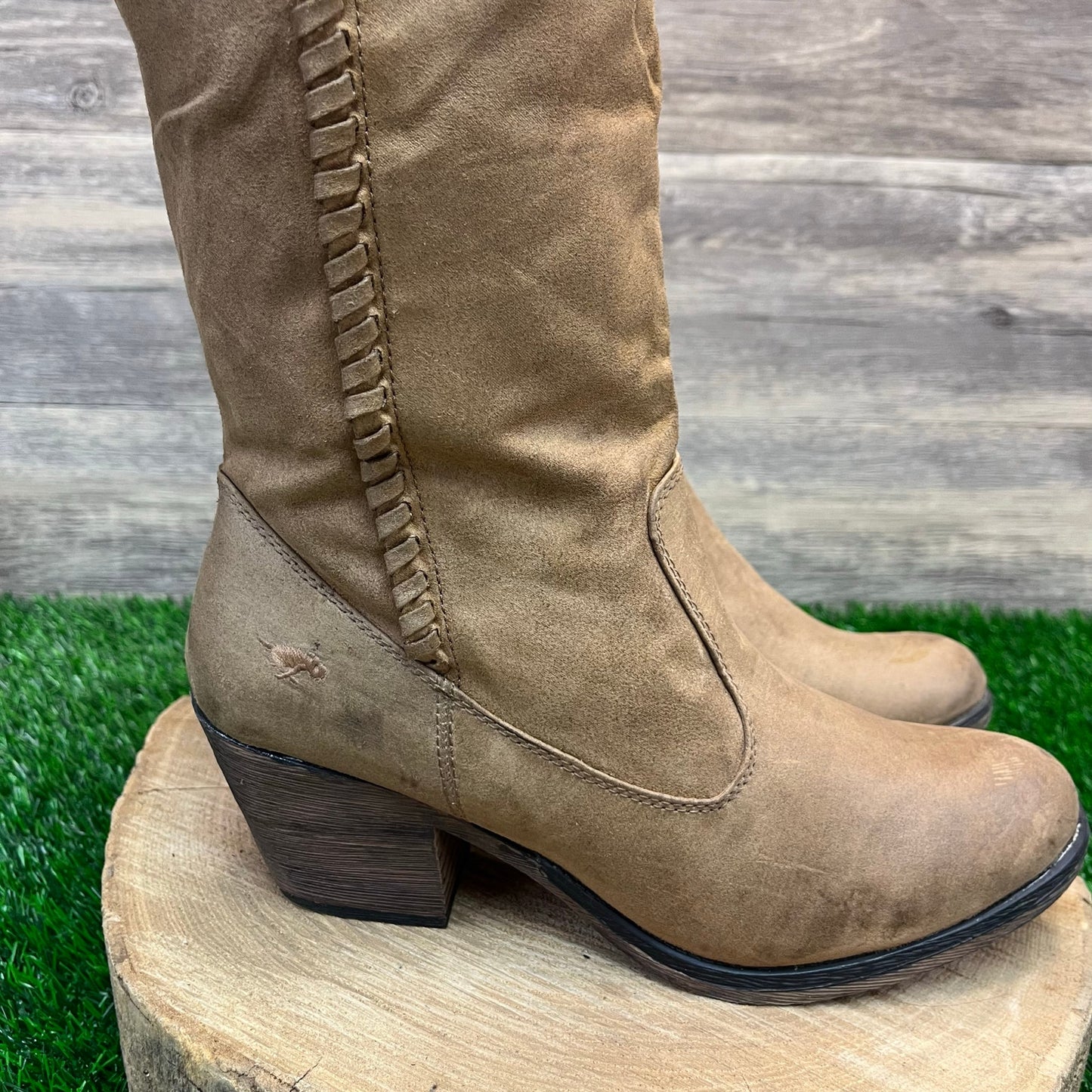 Rocket Dog Women - Size 10 - Tan Faux Suede Tall Shaft Boots Style 193