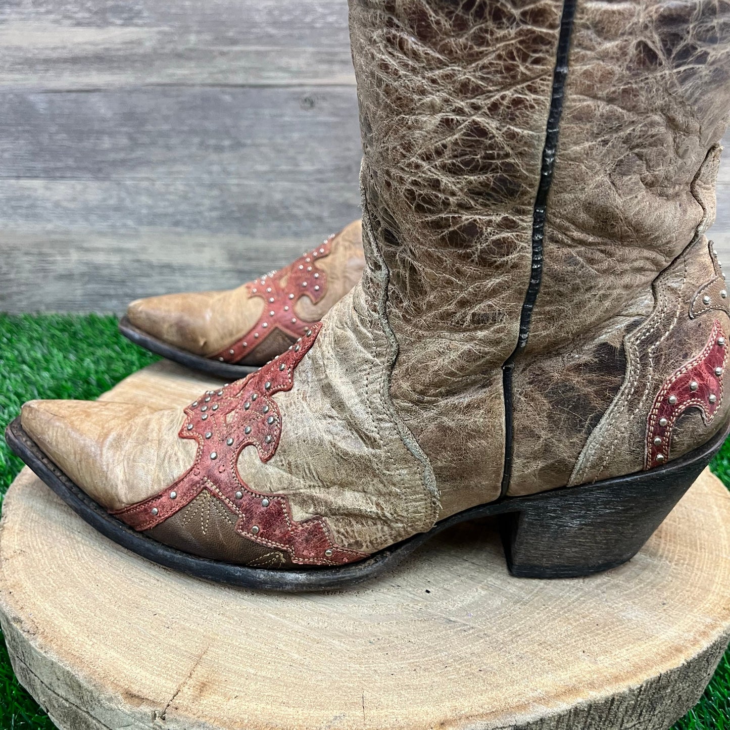 Sterling River Women - Size 10B - Tan/Red Studded Snip Toe Cowboy Boots SR250