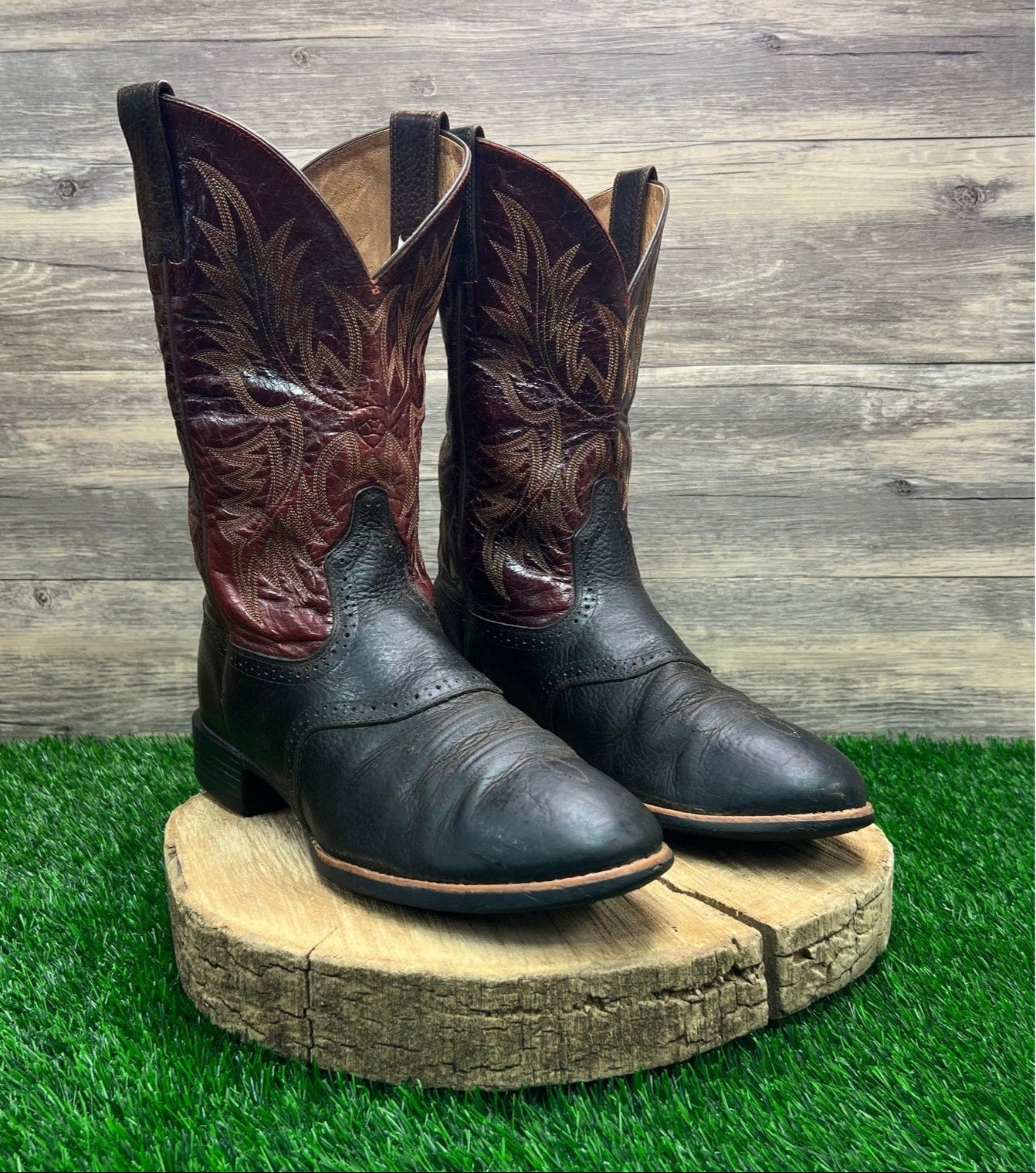 Ariat Men - Size 11.5D - Dark Brown / Red Round Toe Cowboy Boots 10007591