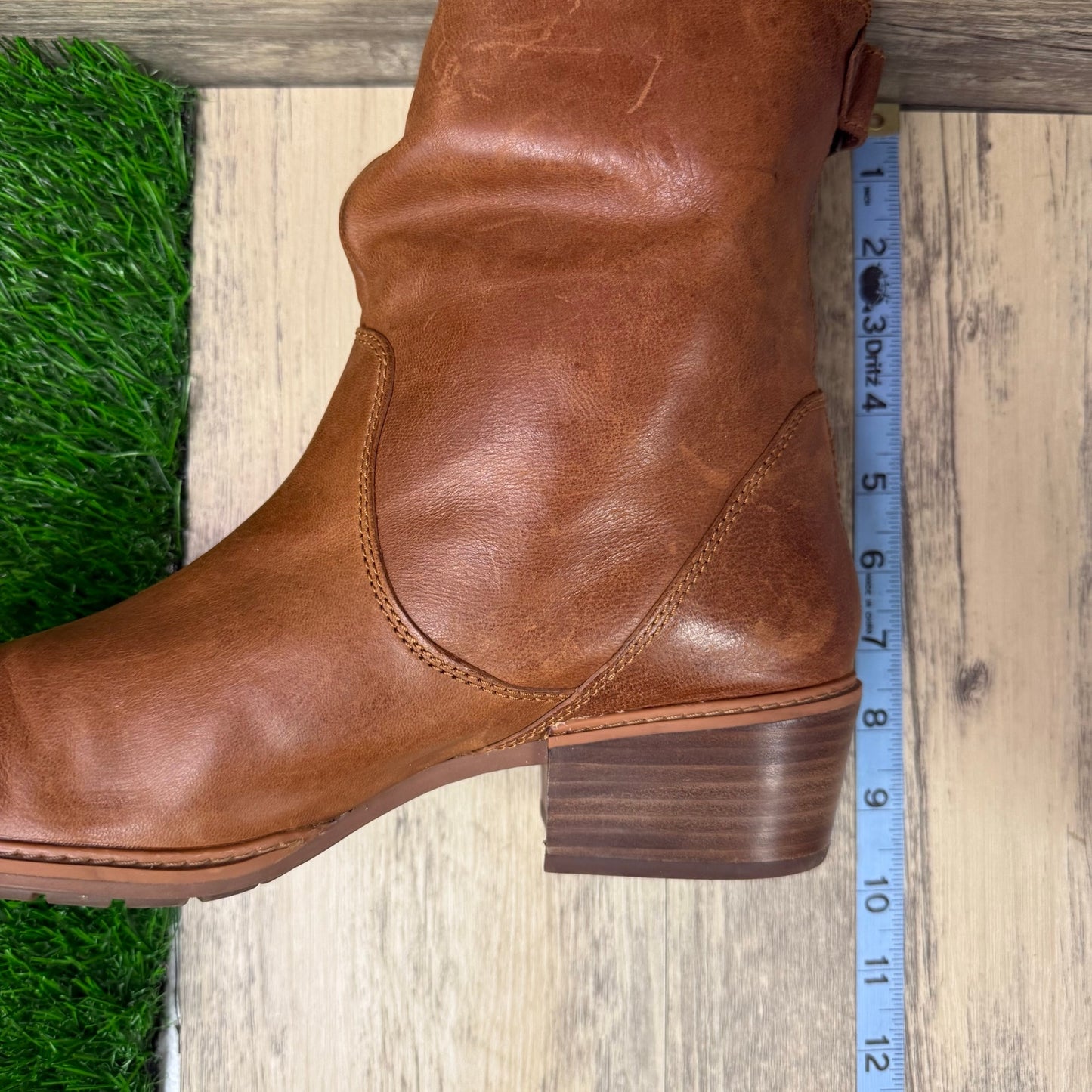 Timberland Women - Size 11 - Tan Ankle Zipper Boots Style A2448