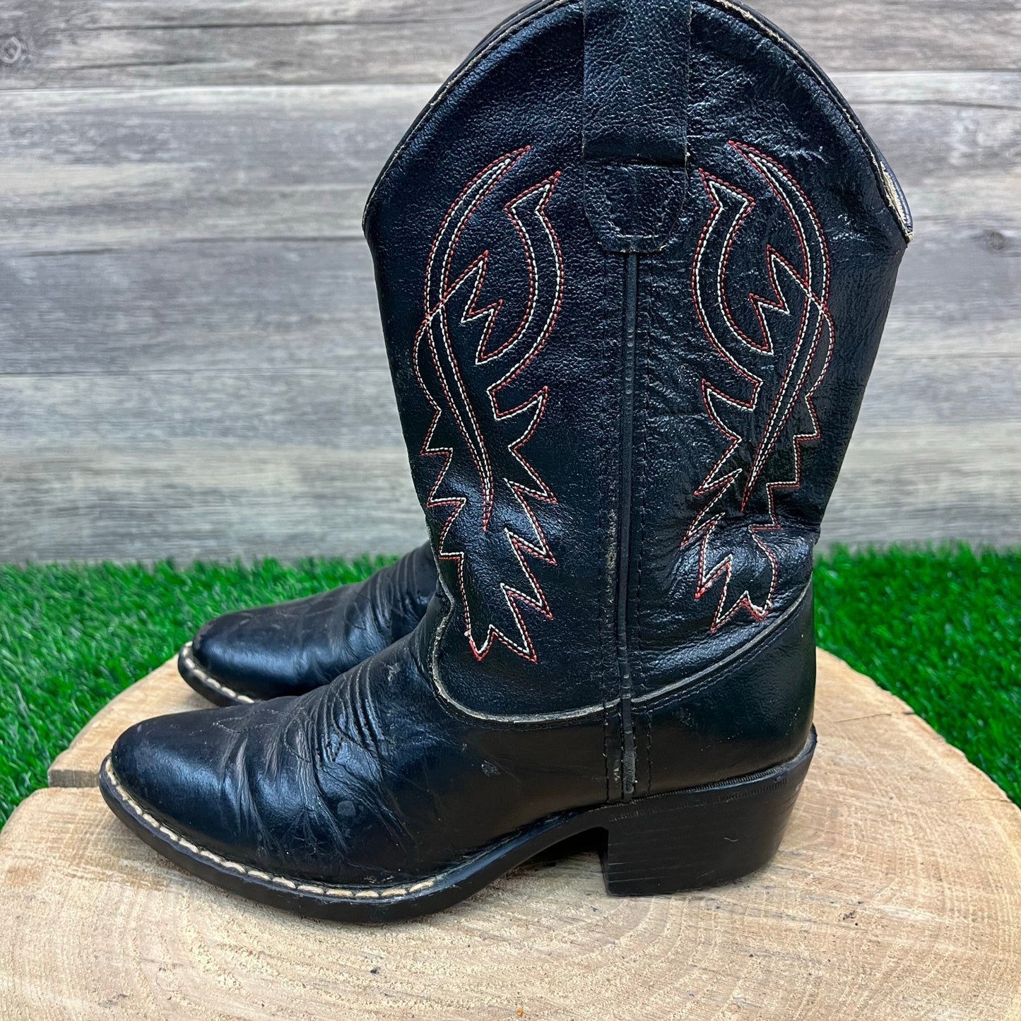 Unknown Youth - Size 2D - Black/Red Cowboy Boots Style B8110