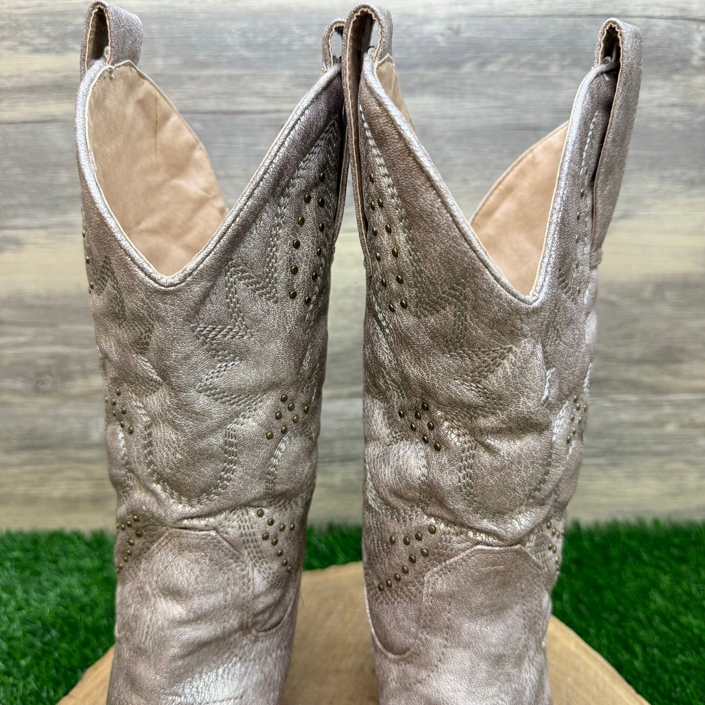 Very Volatile Women - Size 8 - Metallic Gray Faux Heeled Cowboy Boots