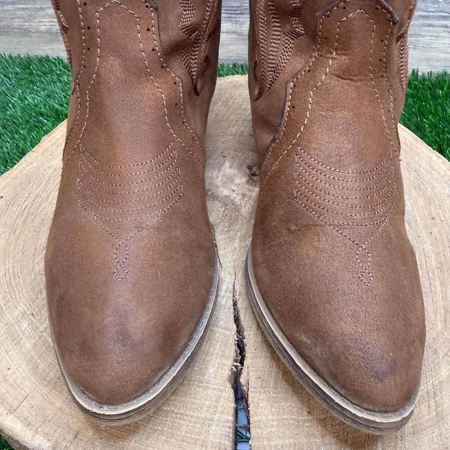 Magellan Outdoors Women - Size 8.5M - Brown Soft Faux Leather Boots Style 167158