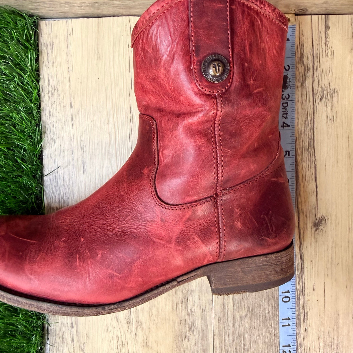 Frye Women - Size 7B - Burgundy Melissa Button Shorties Zipper Boots 3477908