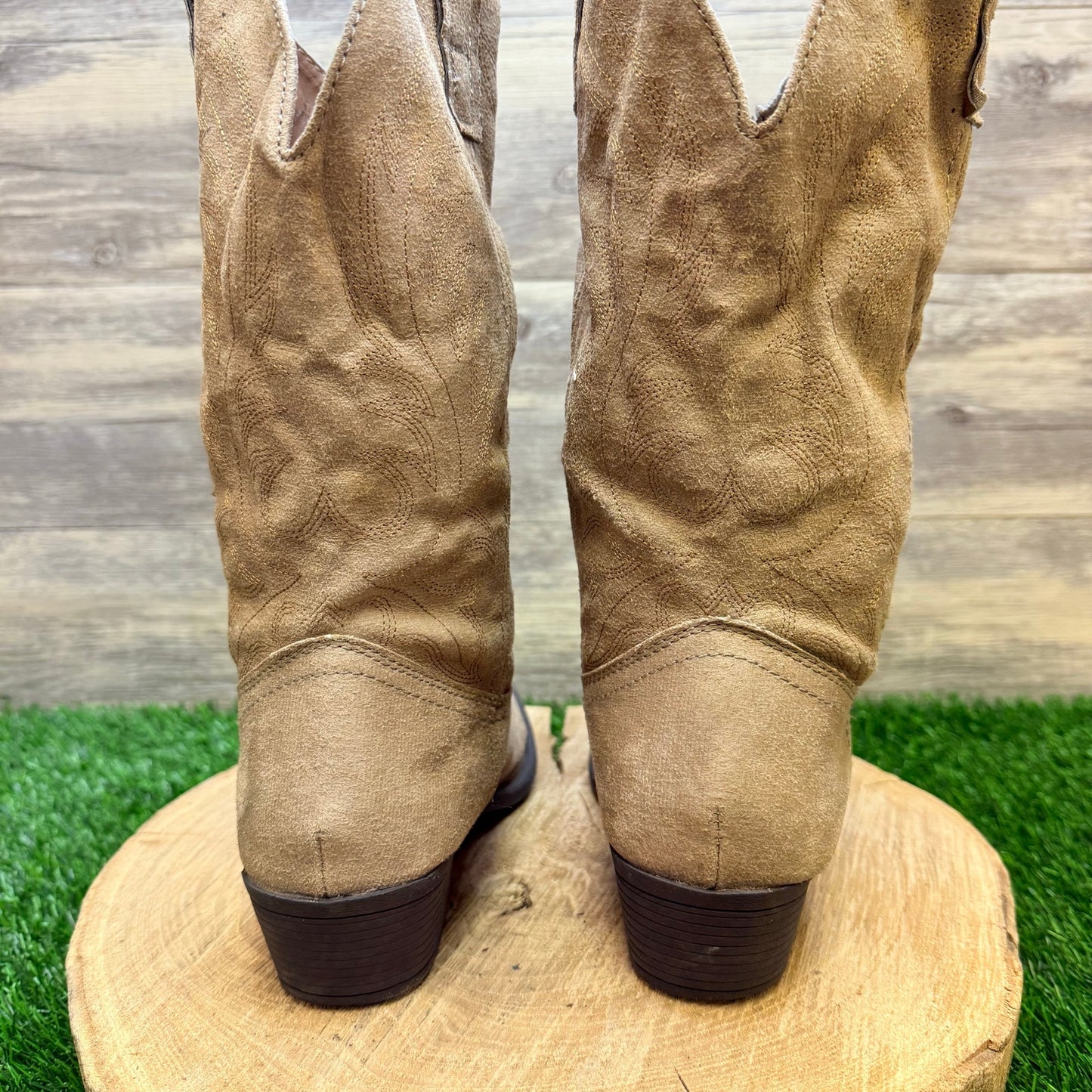 Rampage Women - Size 8M - Beige Faux Leather Cowboy Boots Walden 300301