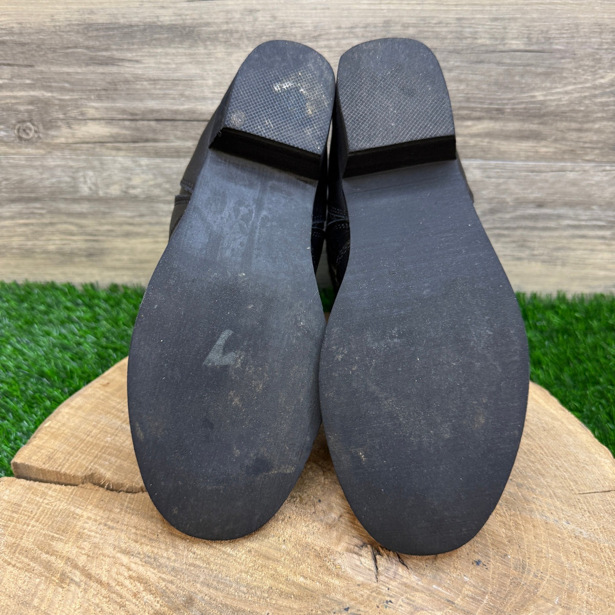 Unknown Women - Size 9 - Black Faux Leather Embroidered Ankle Boots