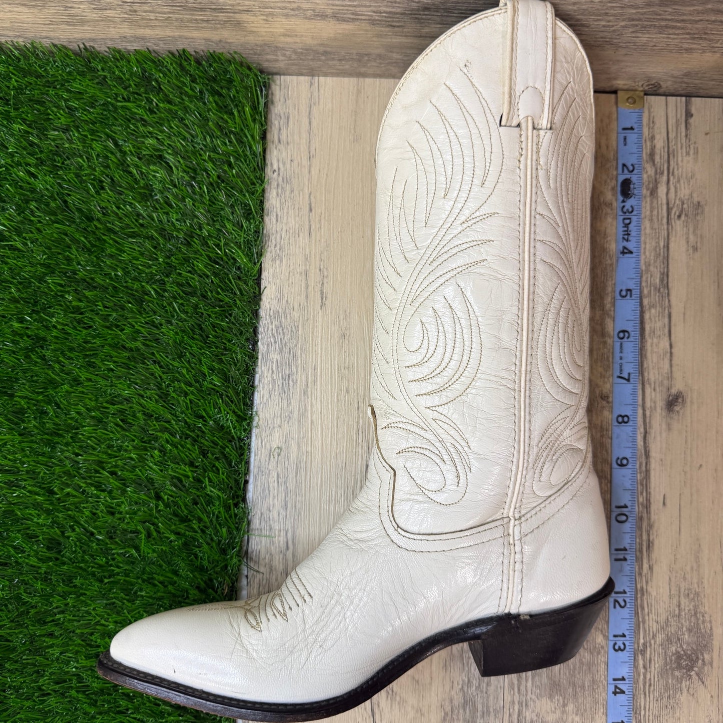 Code West Women - Size 6.5M - Vintage White Western Cowboy Boots Style 27526